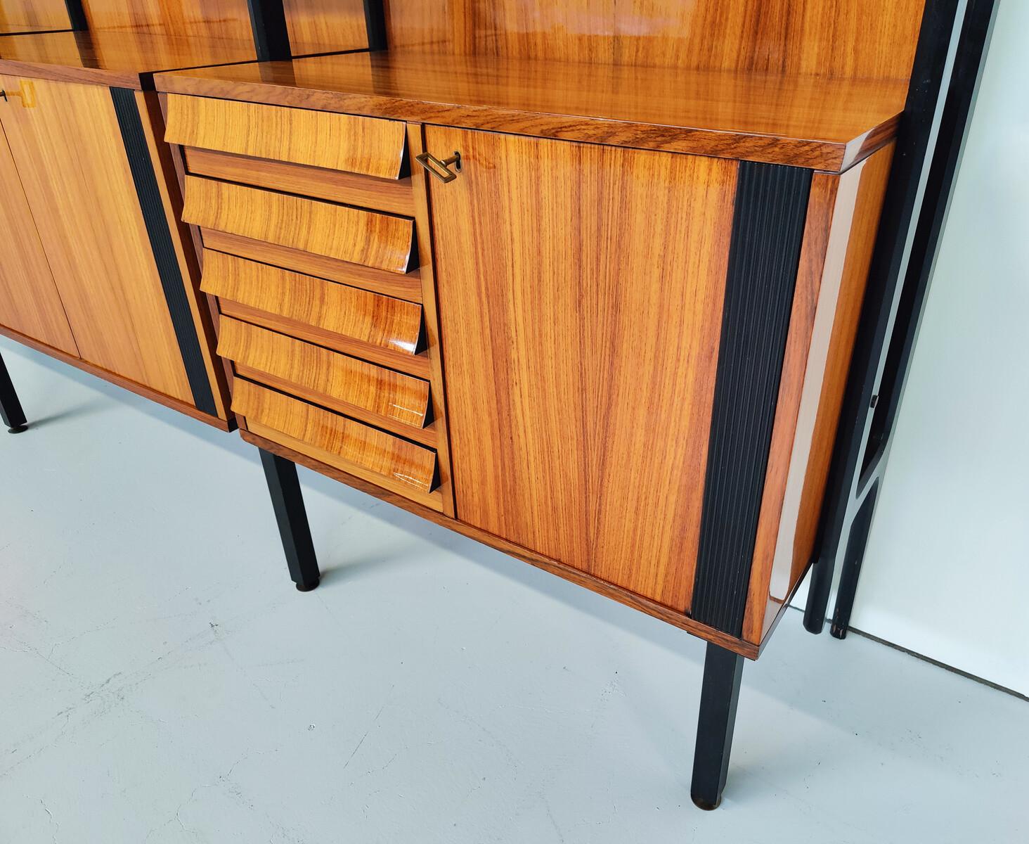 Mid-Century Modern Italian Wall Unit, Wood, 1950s In Good Condition For Sale In Brussels, BE