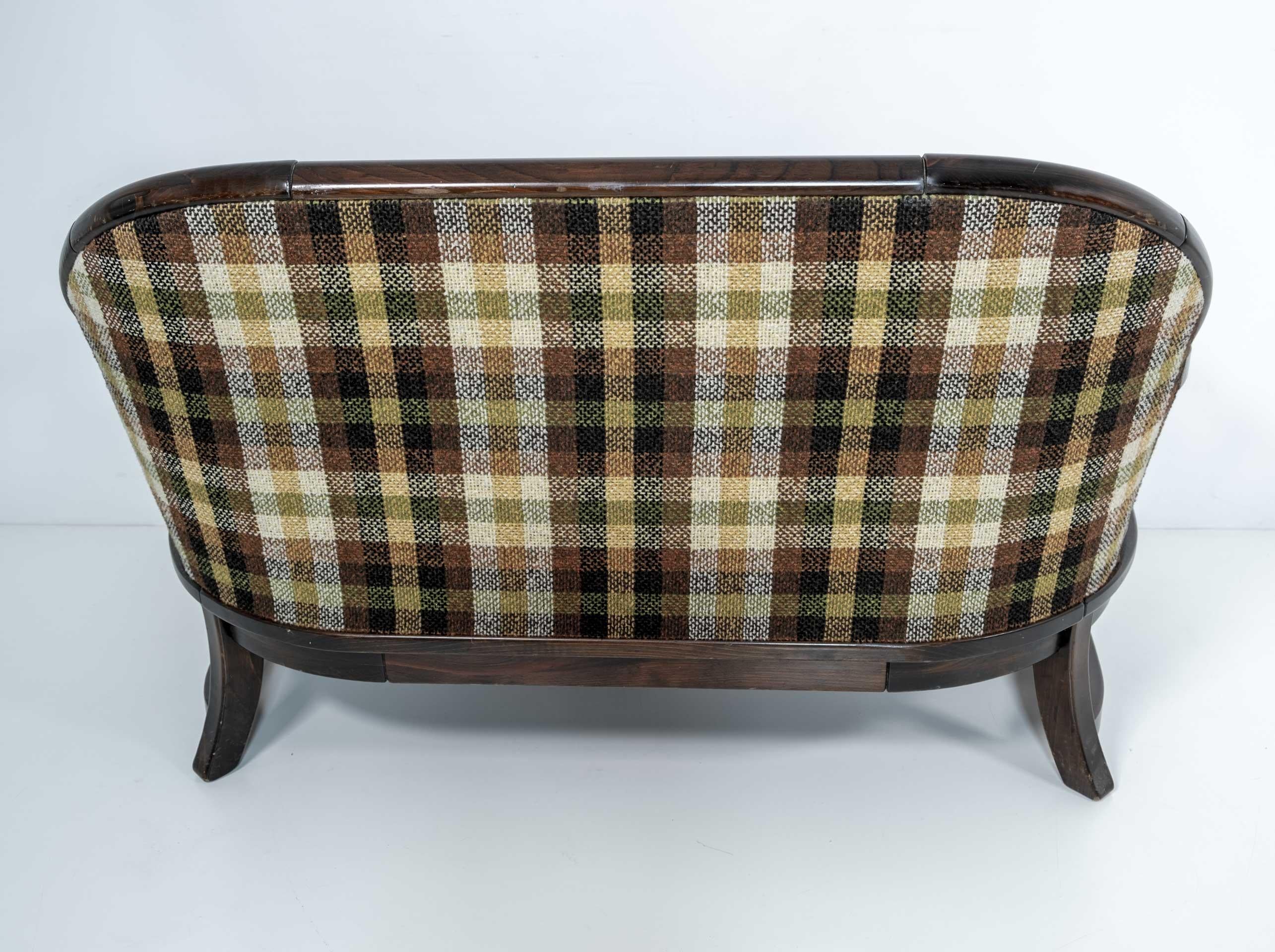 Mid-Century Modern Italian Walnut and Fabric Country Sofa by Pizzetti Roma, 70s For Sale 4