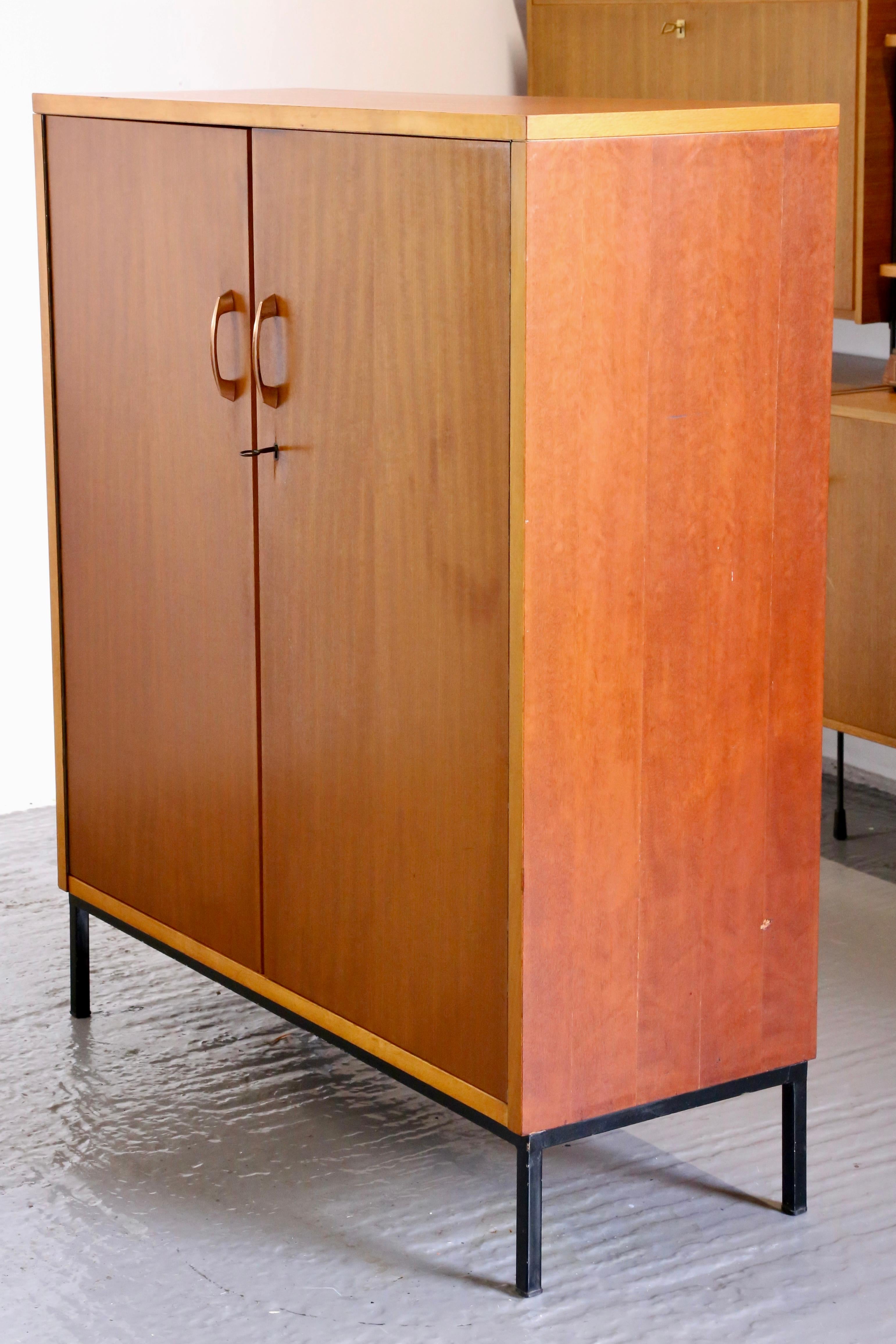 Mid-Century Modern Italian Walnut & Maple Cupboard On Stand by Dal Vera In Good Condition For Sale In Sittingbourne, GB