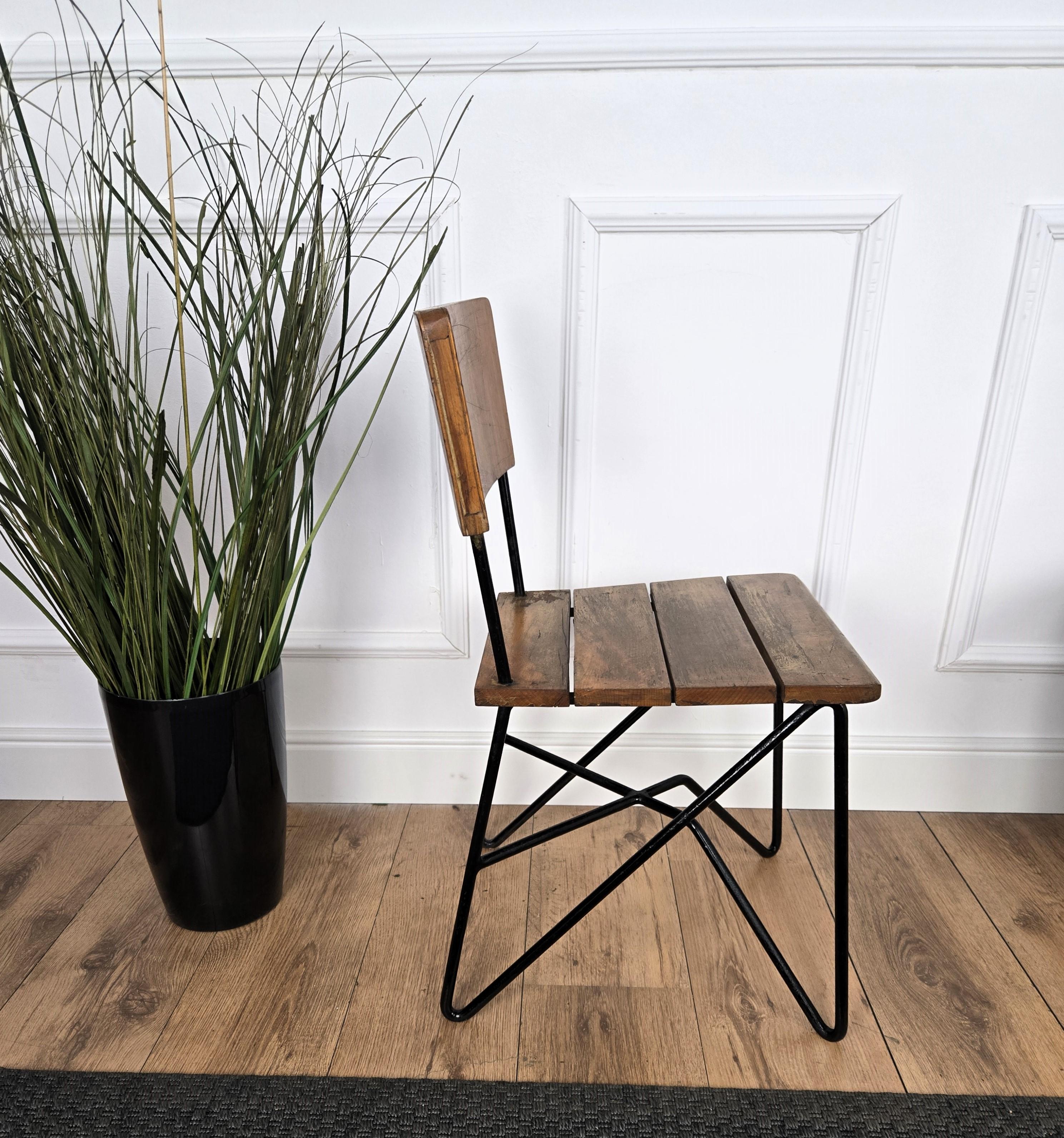 20th Century Mid-Century Modern Italian Walnut Wood Side Lounge Chair For Sale