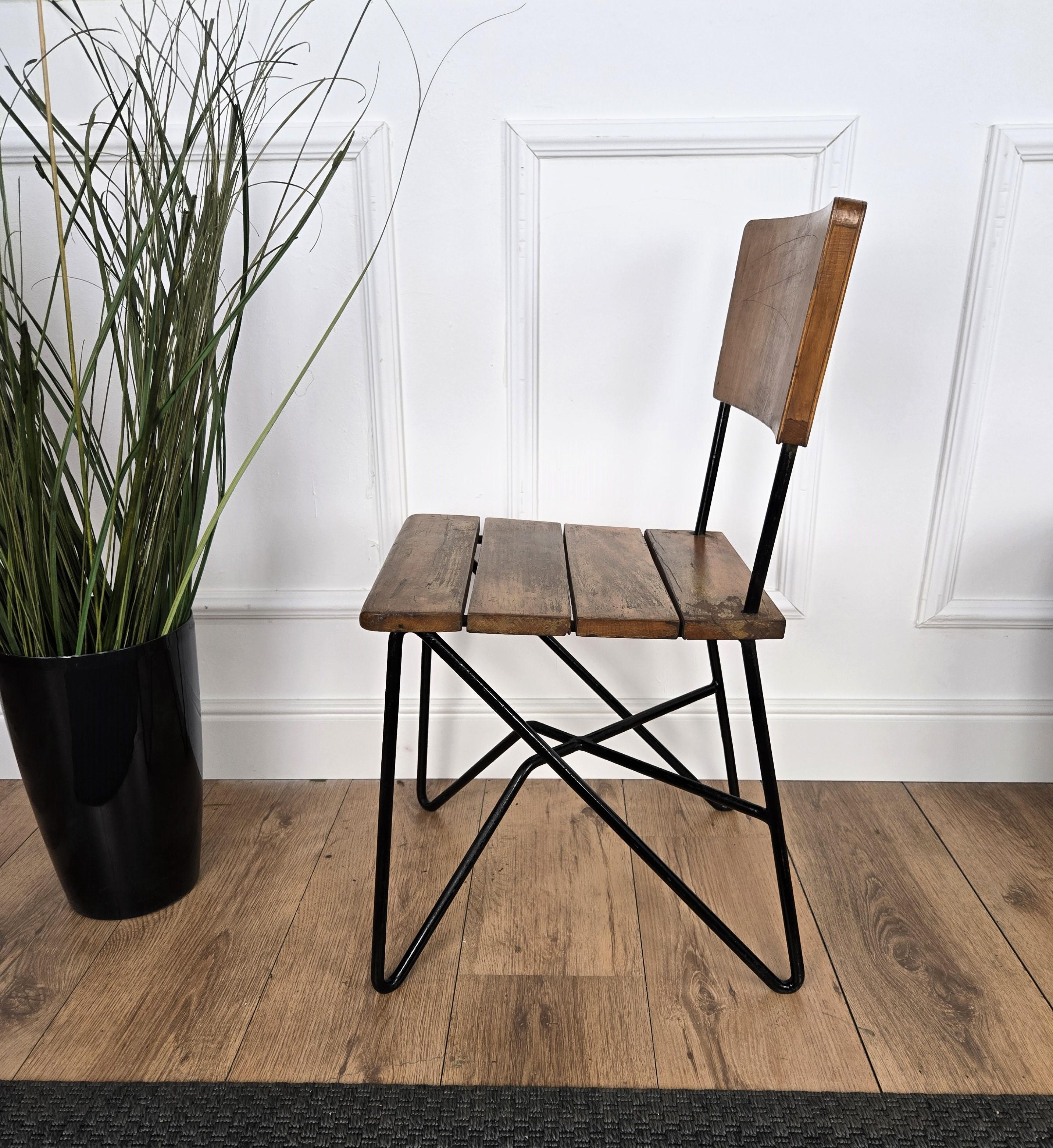 Mid-Century Modern Italian Walnut Wood Side Lounge Chair For Sale 2