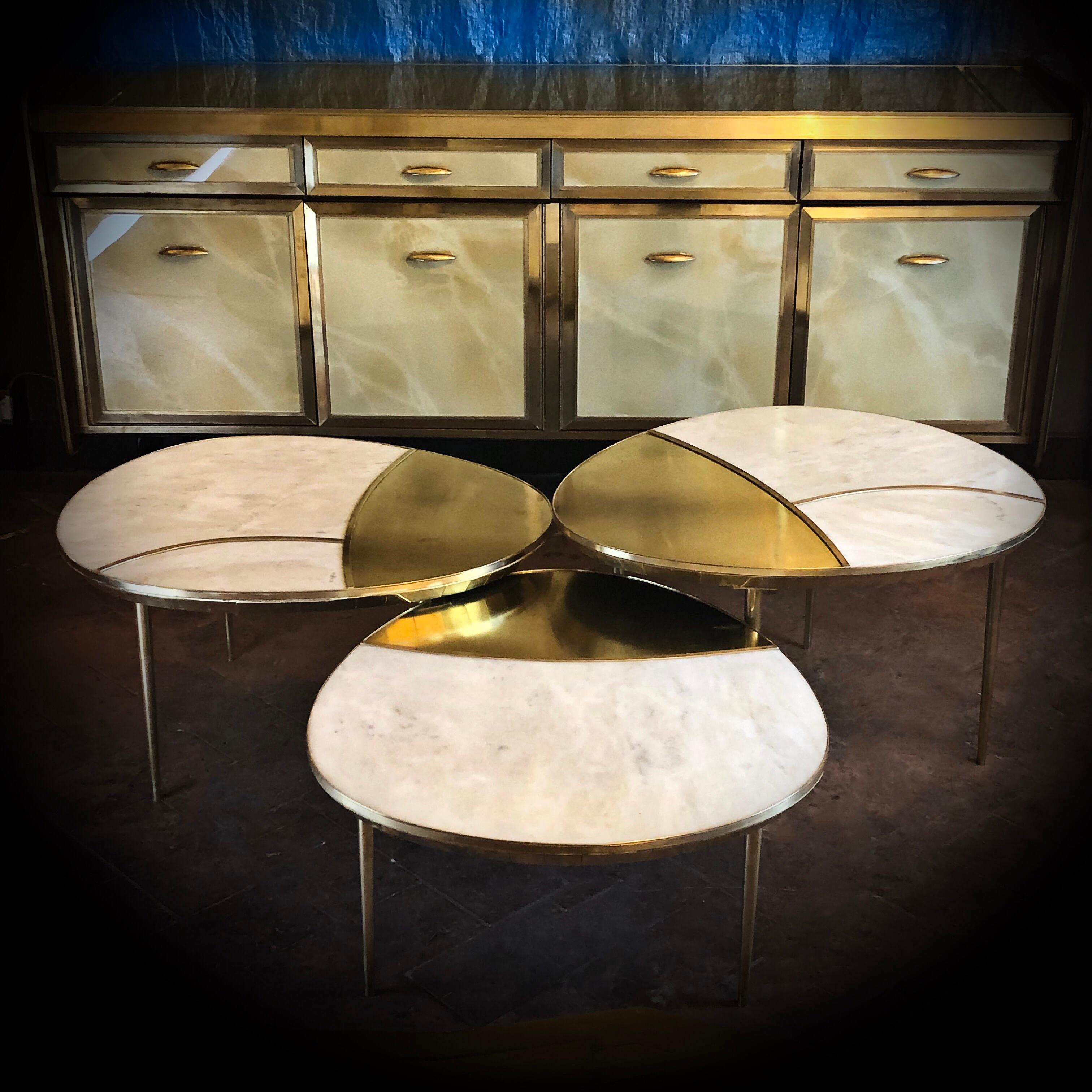 Mid-Century Modern Italian White Marble and Brass Set of Three Coffee Tables 7