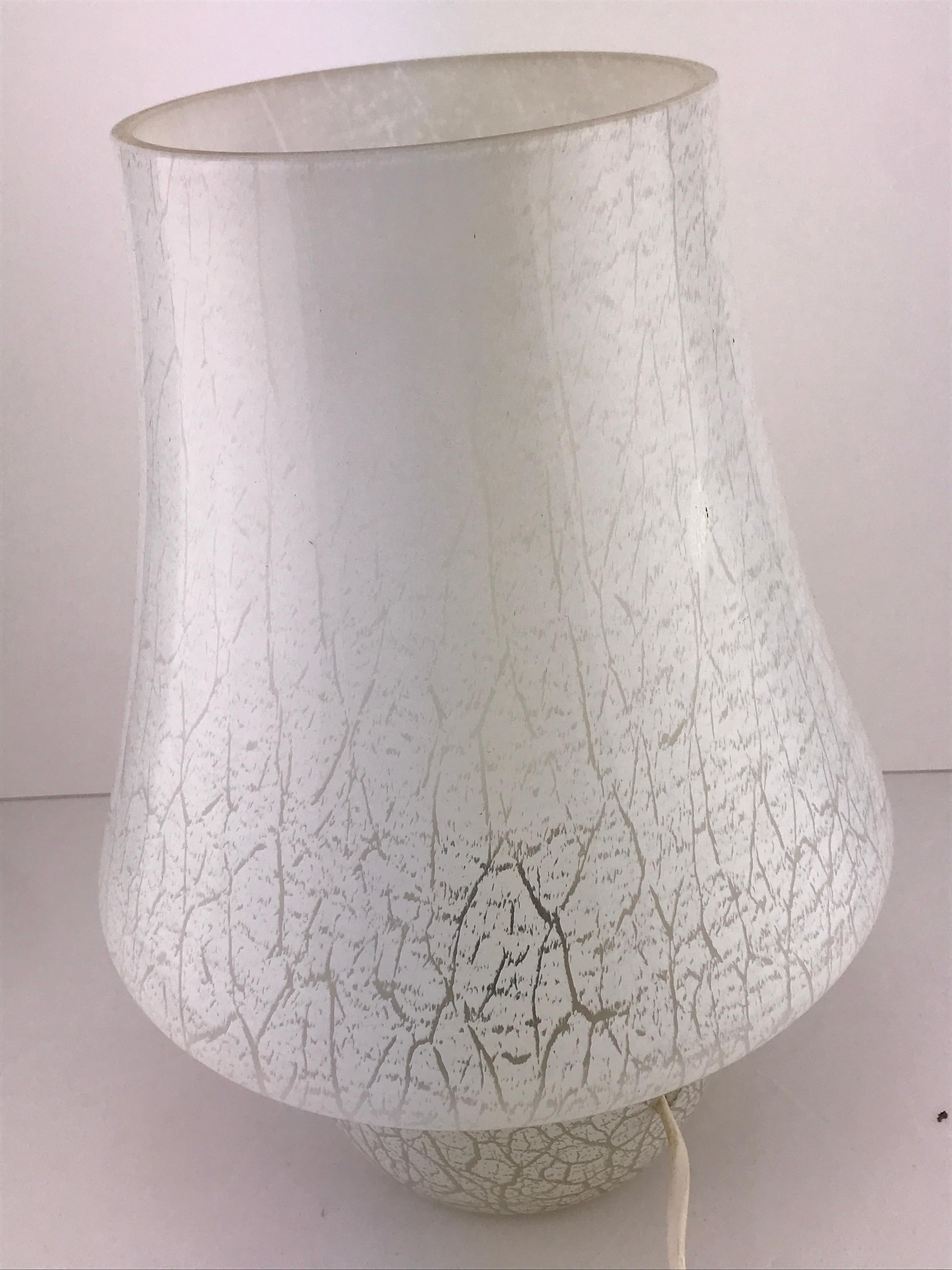 Mid-Century Modern Italian White Murano Glass Mushroom Table Lamp, 1960s For Sale 1