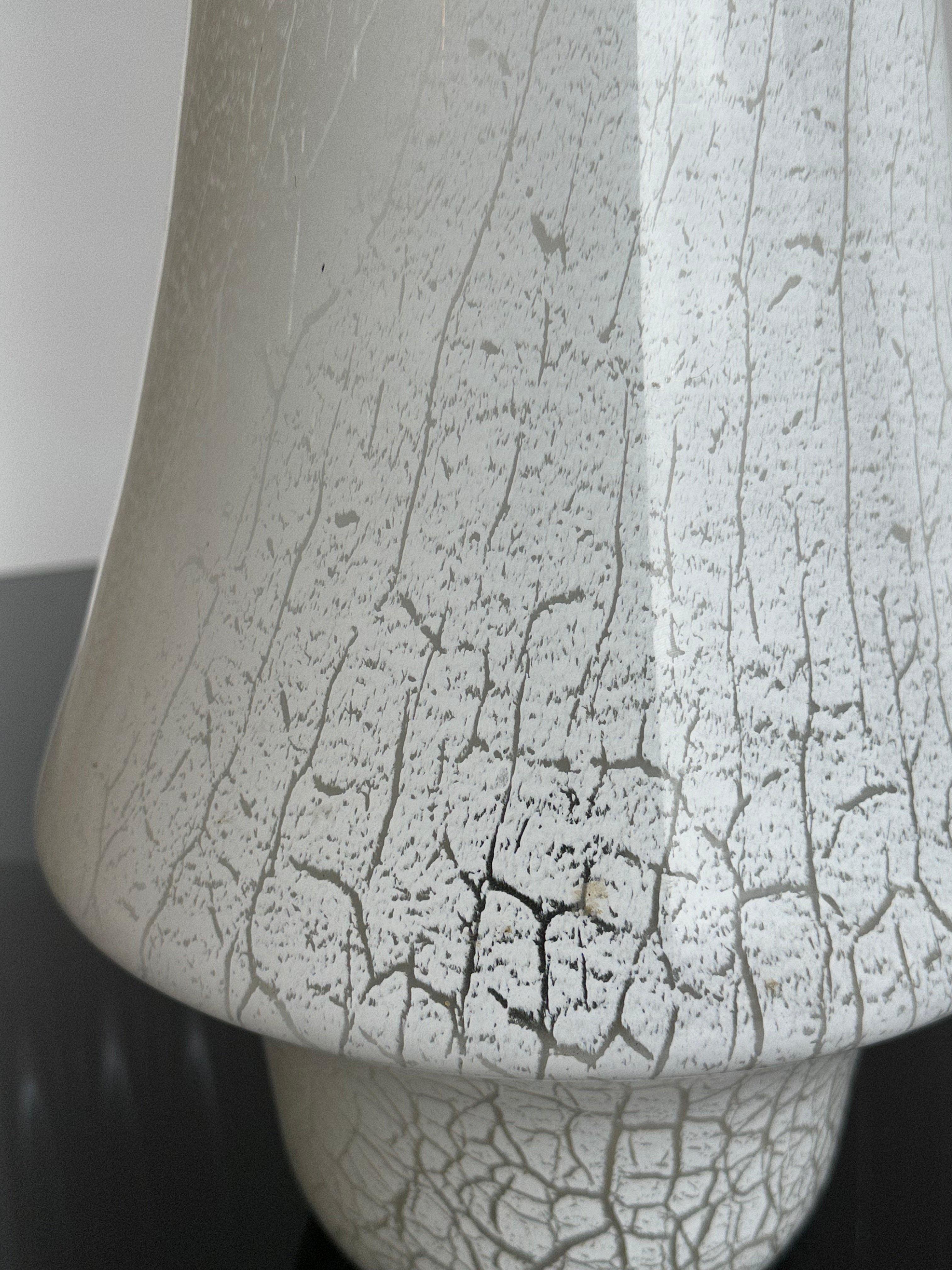 Mid-Century Modern Italian White Murano Glass Mushroom Table Lamp, 1960s For Sale 4