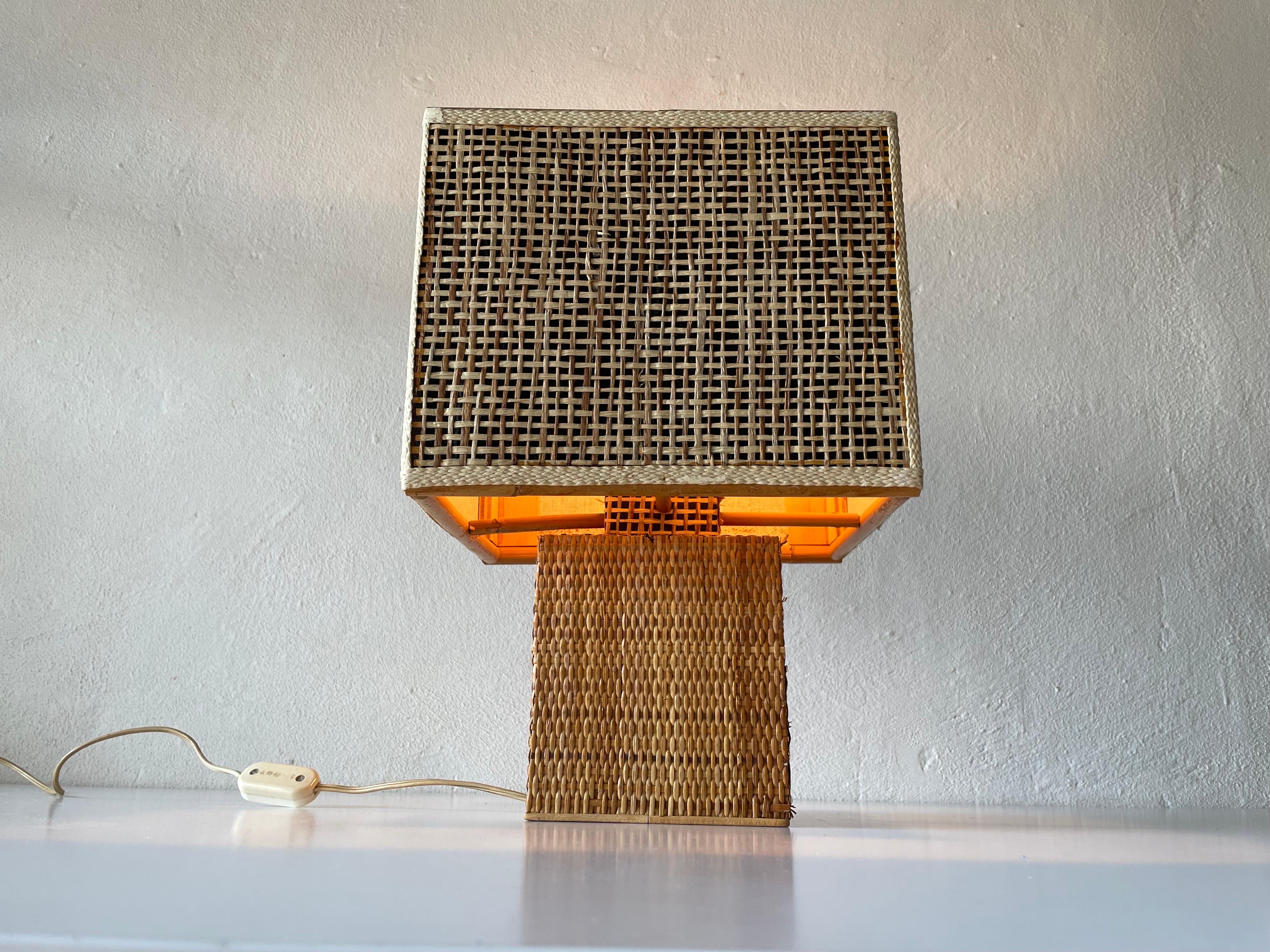 Mid-Century Modern Italian Wicker Table Lamp, 1960s, Italy For Sale 6