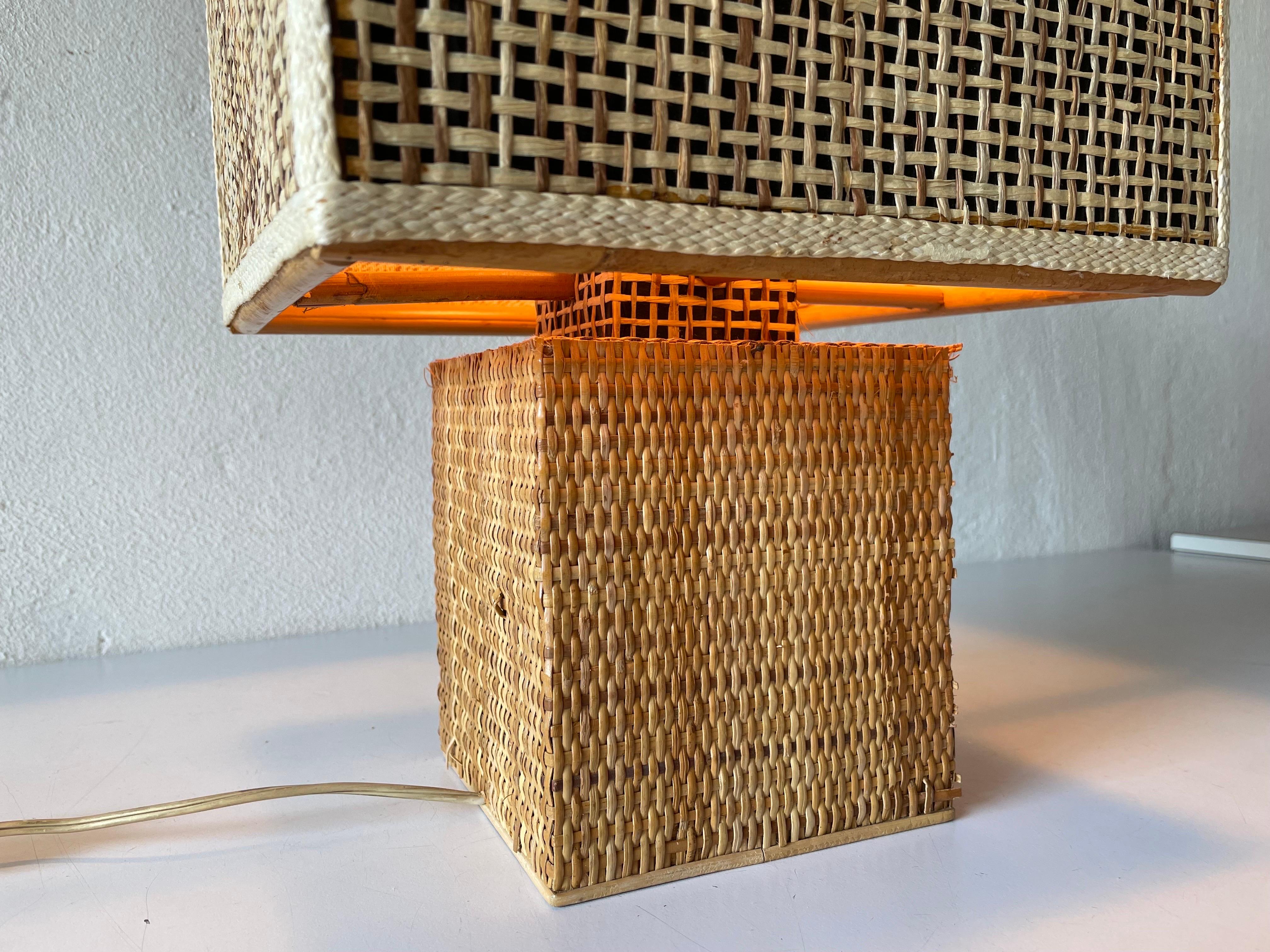 Mid-Century Modern Italian Wicker Table Lamp, 1960s, Italy For Sale 8