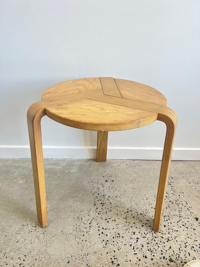 Mid-Century Modern Tabouret en bois italien moderne du milieu du siècle par A.Simoni & G. Del Piero pour Olive S.R.L. en vente