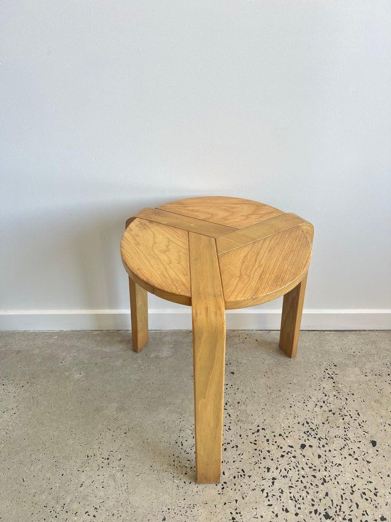 Tabouret en bois italien moderne du milieu du siècle par A.Simoni & G. Del Piero pour Olive S.R.L. en vente 1