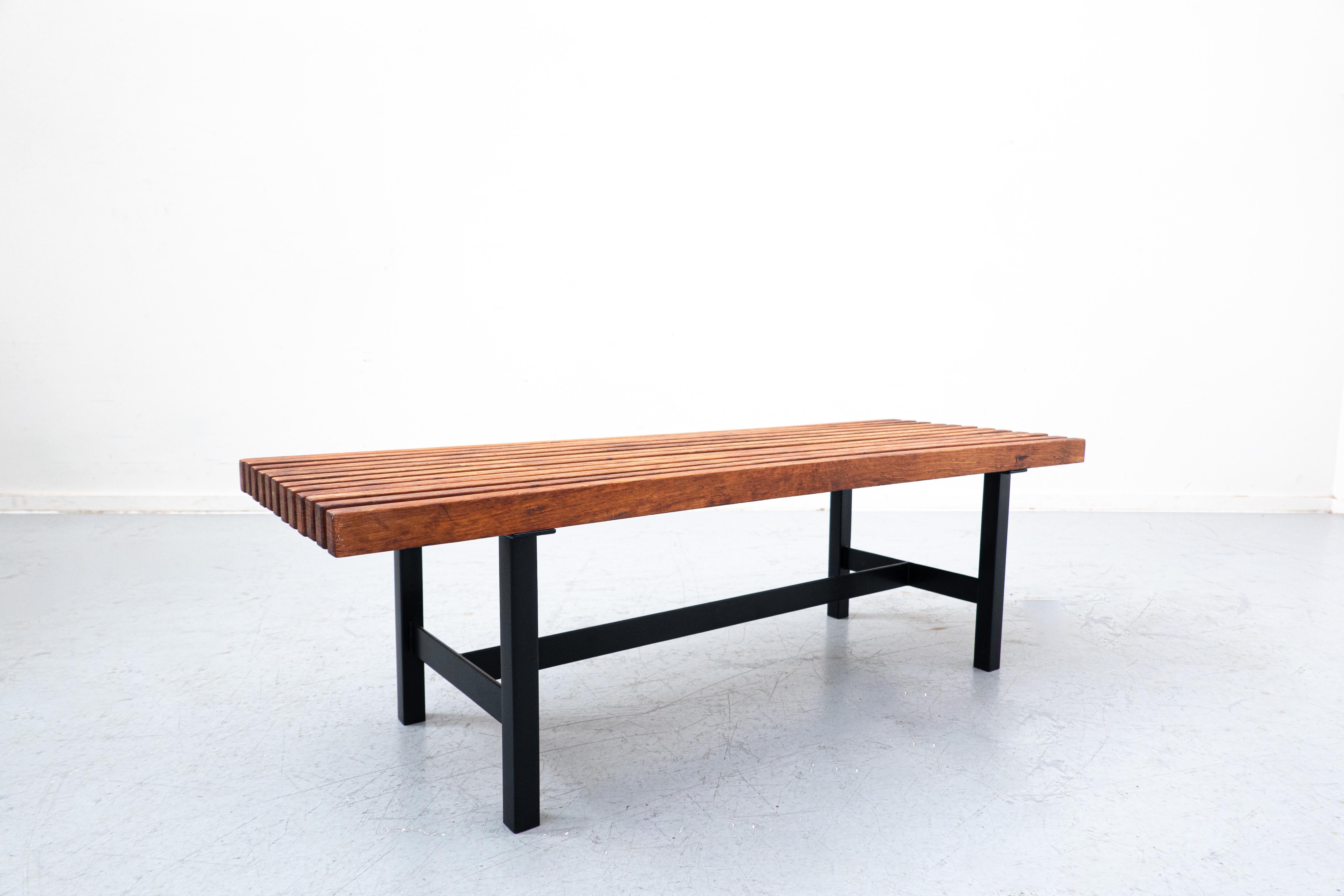 Mid-Century Modern Italian Wooden Bench, 1960s In Good Condition In Brussels, BE