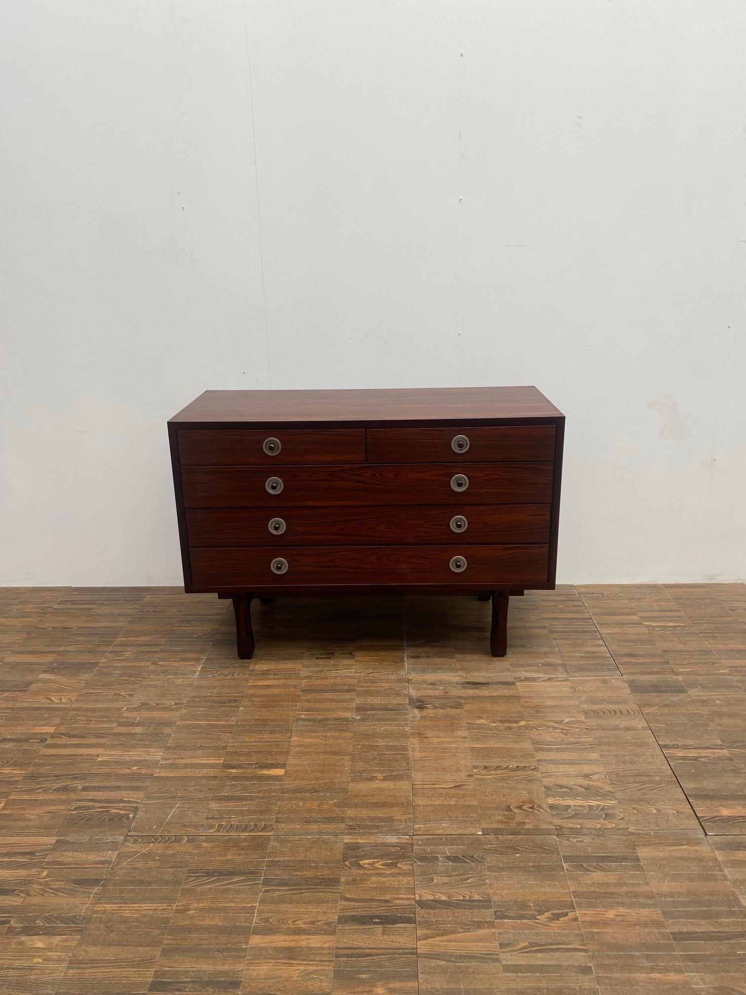 Commode italienne en bois, moderne du milieu du siècle.