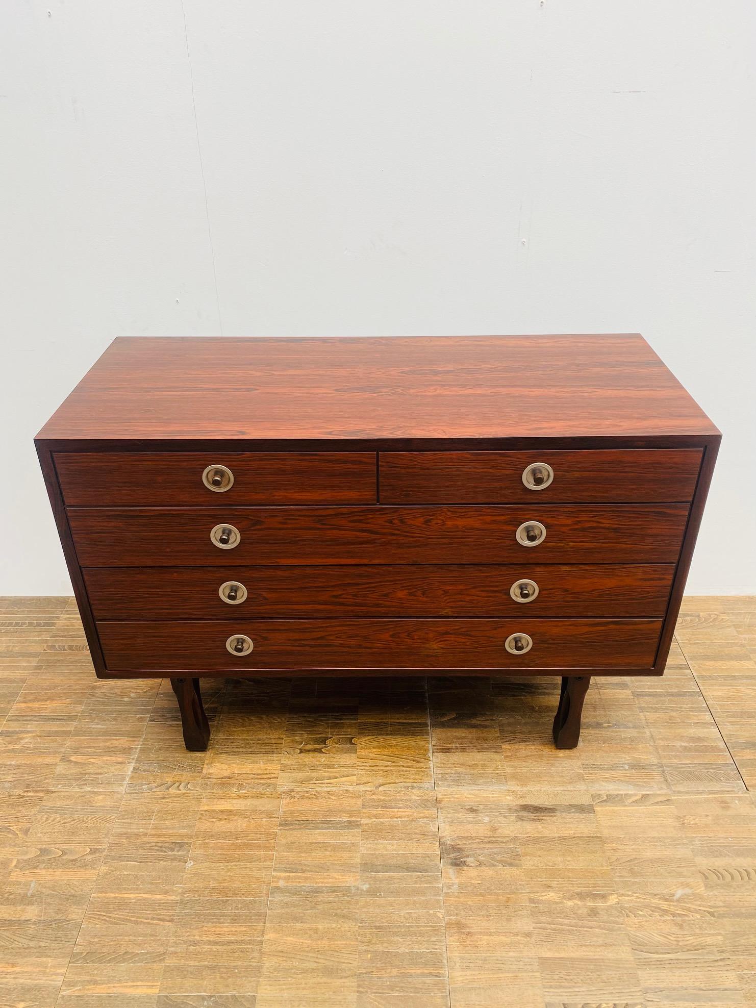 Mid-Century Modern Italian Wooden Chest of drawers In Good Condition For Sale In Brussels, BE