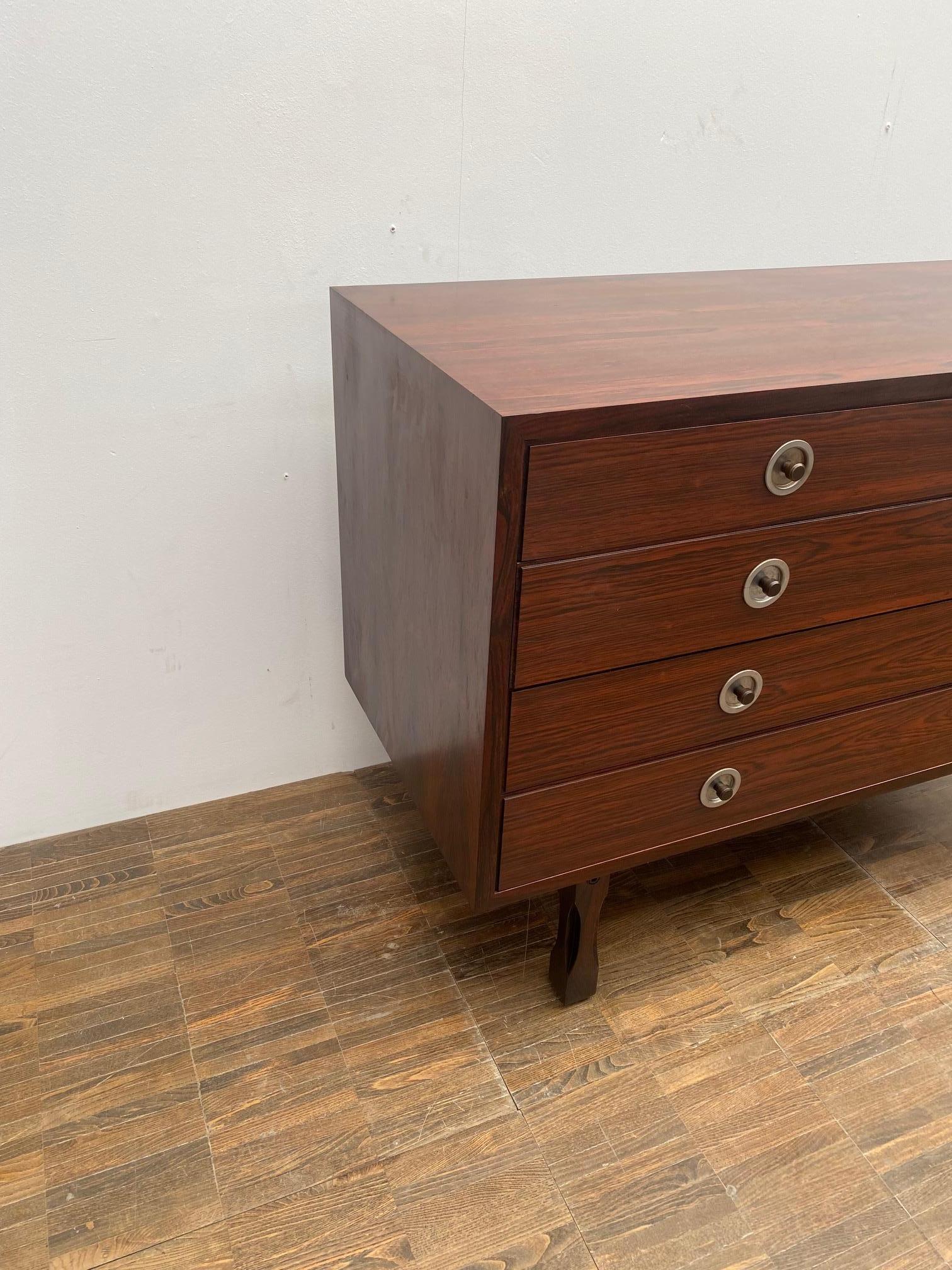 20th Century Mid-Century Modern Italian Wooden Chest of drawers For Sale