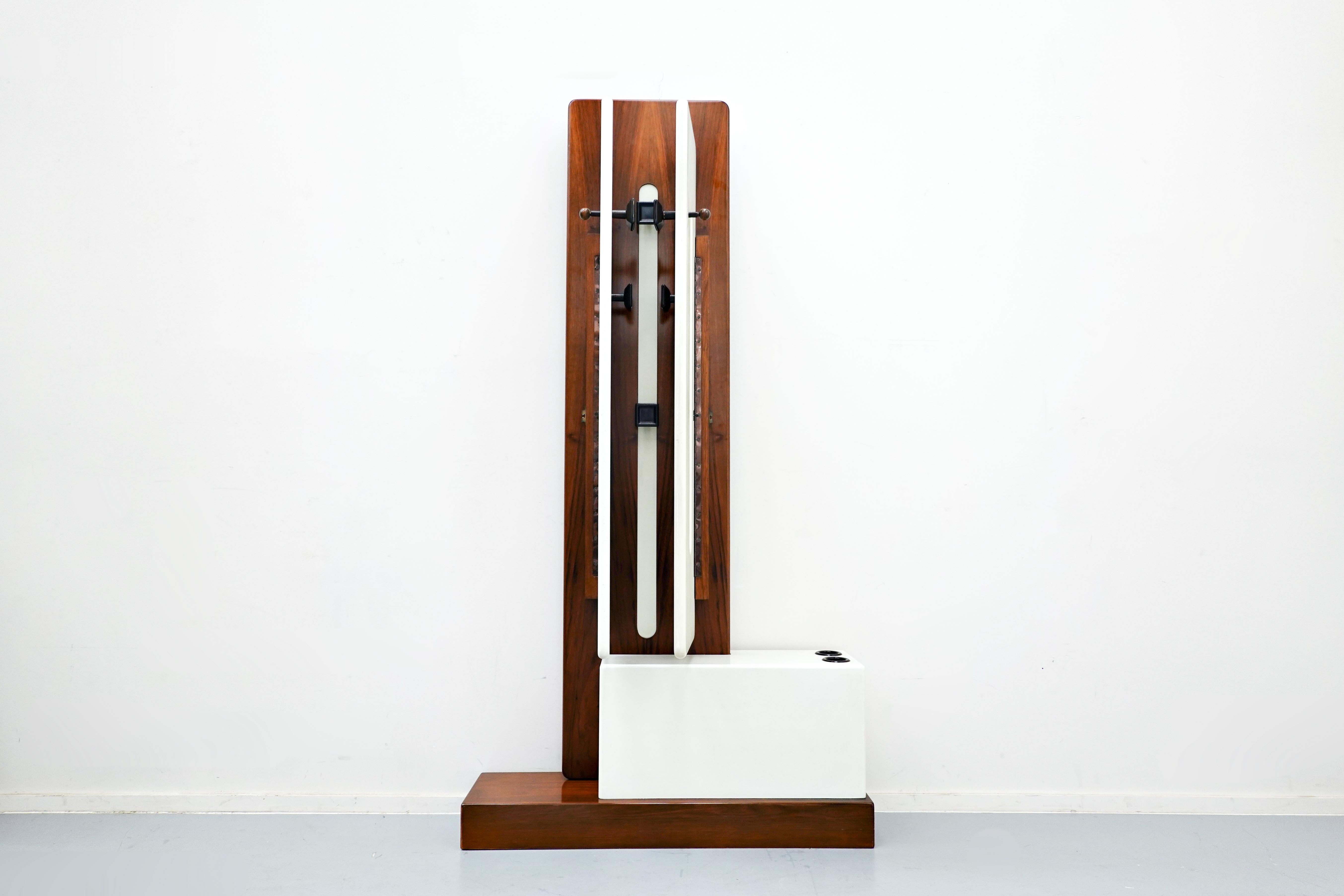 Mid-Century Modern Italian Wooden Coat Rack, 1960s For Sale 2