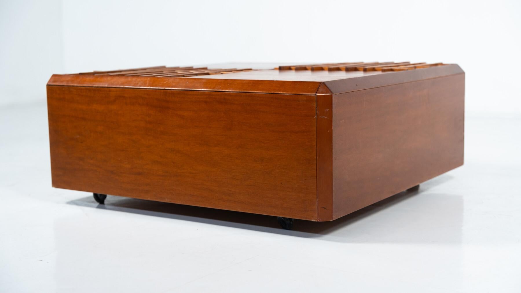 Table basse en bois italienne moderne du milieu du siècle, 1960 Bon état - En vente à Brussels, BE