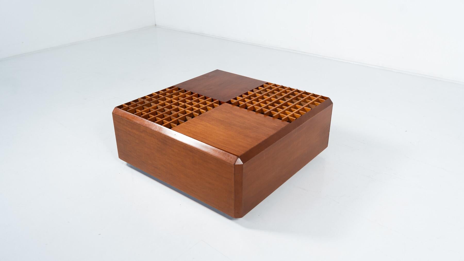 20ième siècle Table basse en bois italienne moderne du milieu du siècle, 1960 en vente