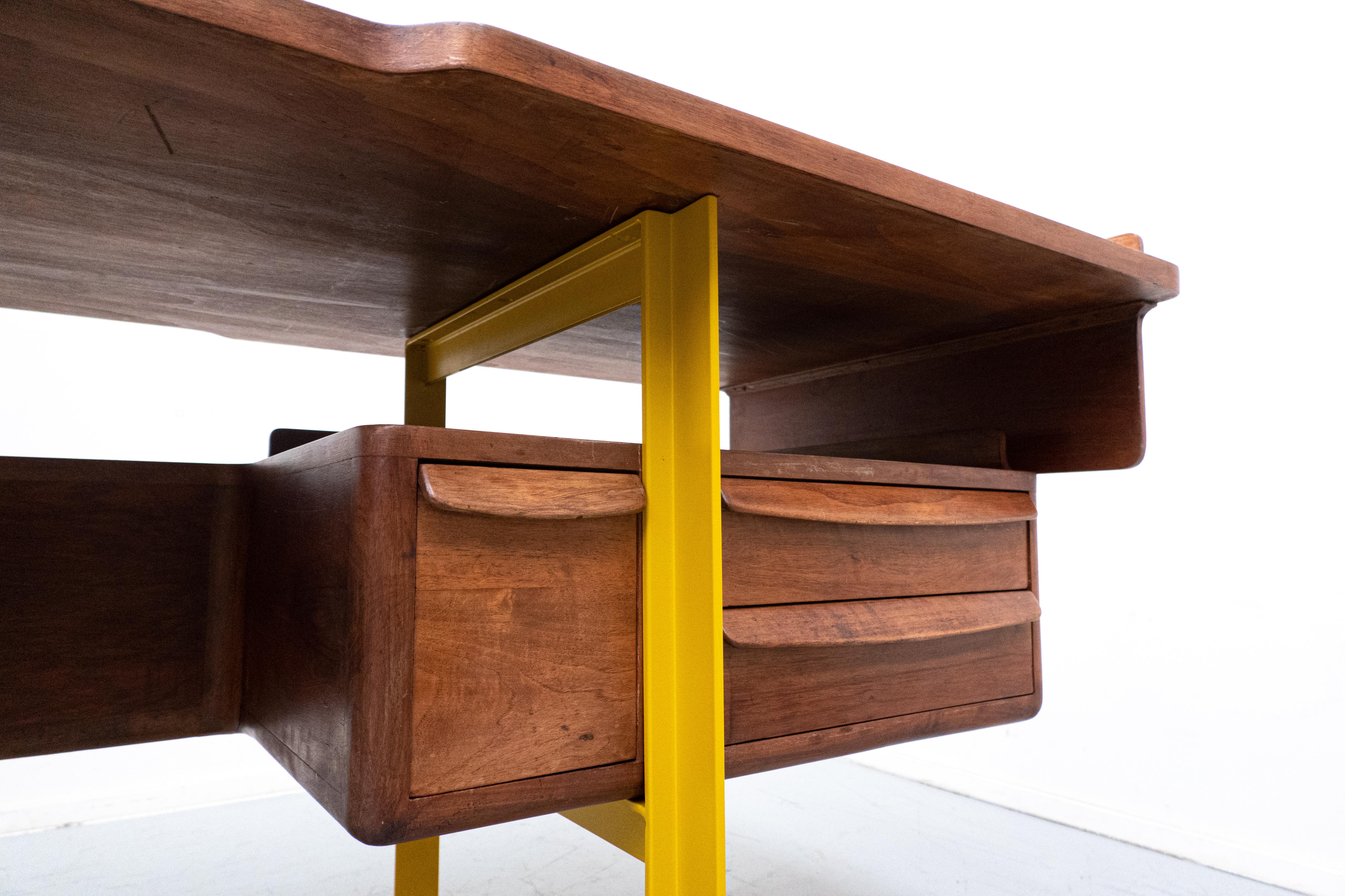 Metal Mid-Century Modern Italian Wooden Desk, Walnut, 1960s For Sale