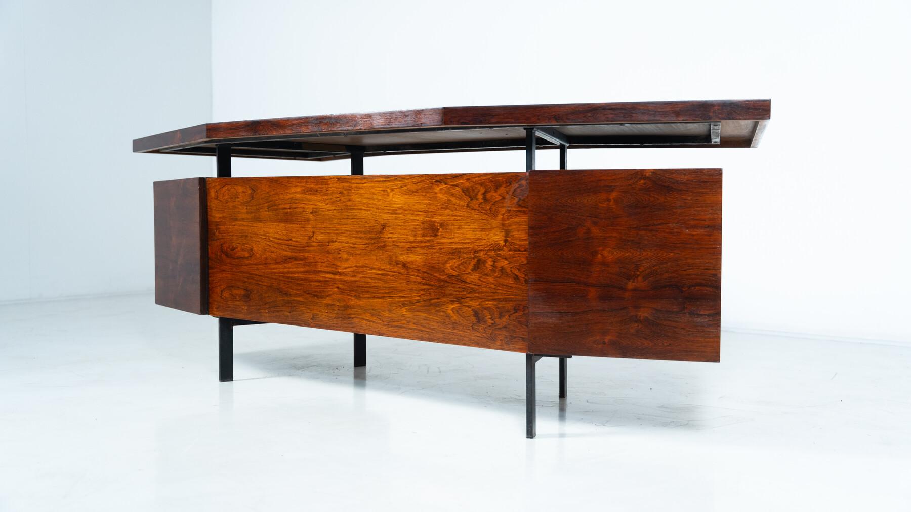 Mid-Century moderno Mid-Century Modern Italian Wooden Desk with Drawers, 1960s in vendita