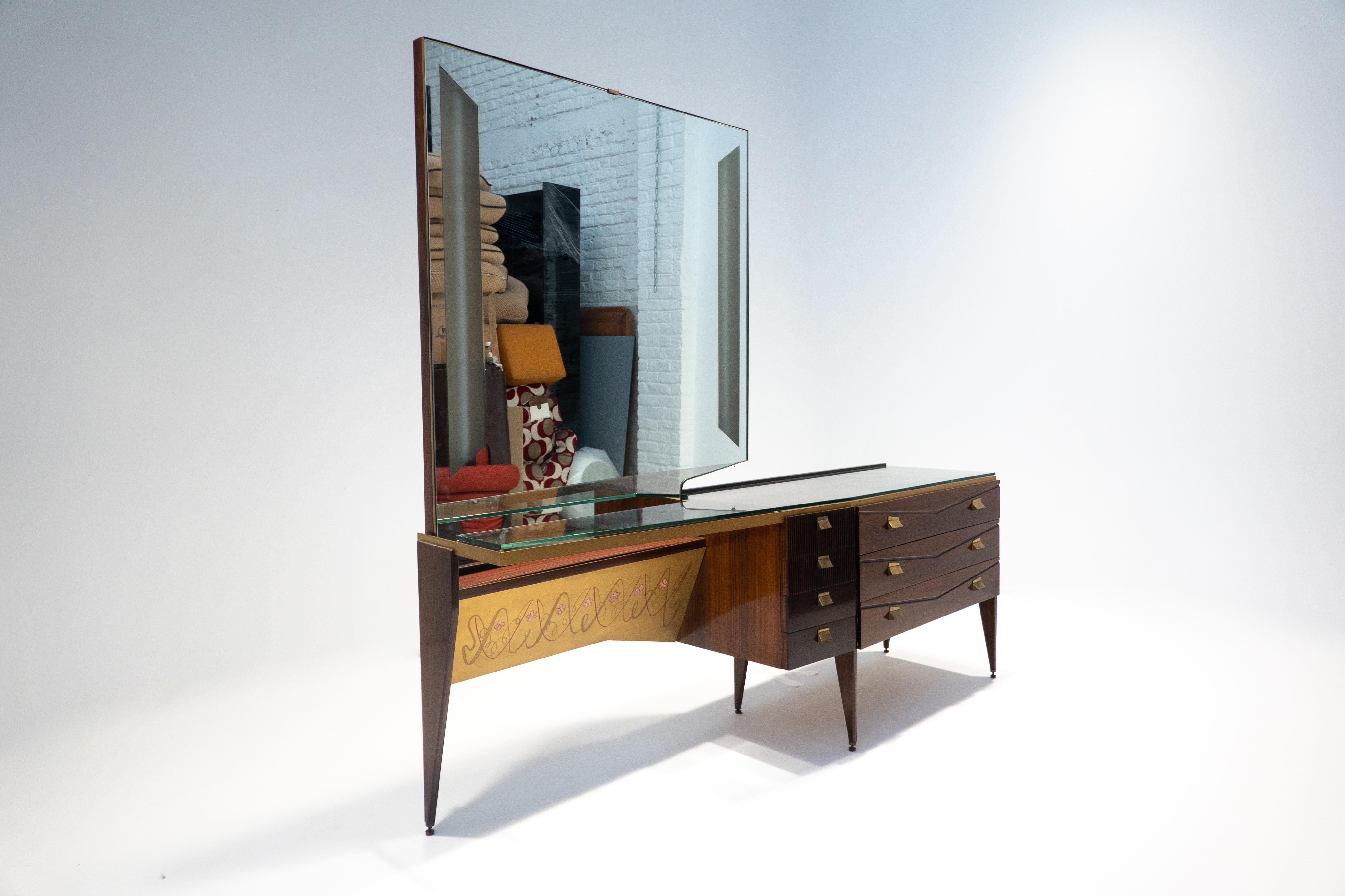Mid-Century Modern Italian wooden dressing table, 1960s

Measures: Height mirror : 189cm 

Height console : 76cm.