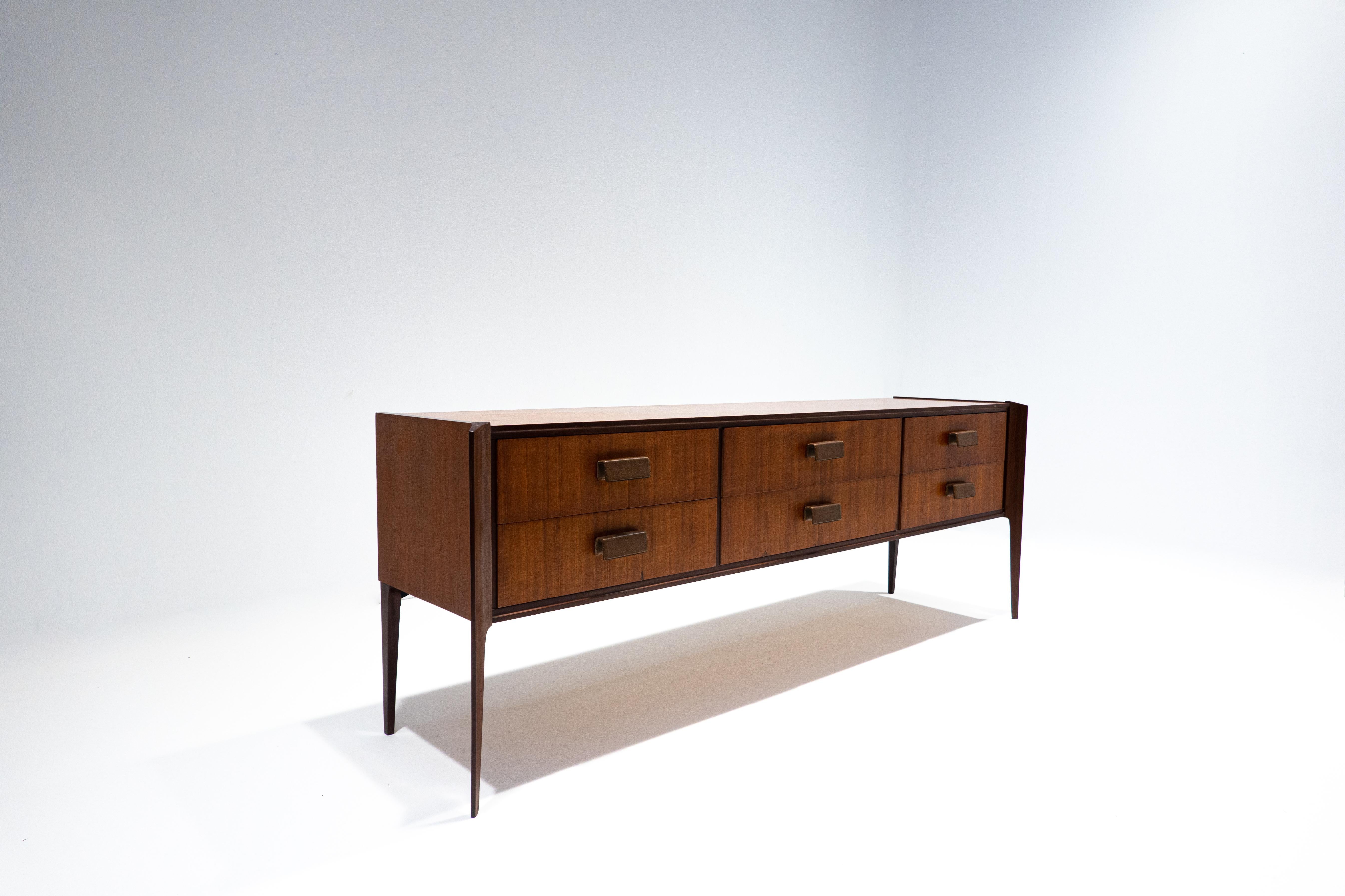 Credenza italiana moderna di metà secolo in legno, Teak, Italia, anni '60.