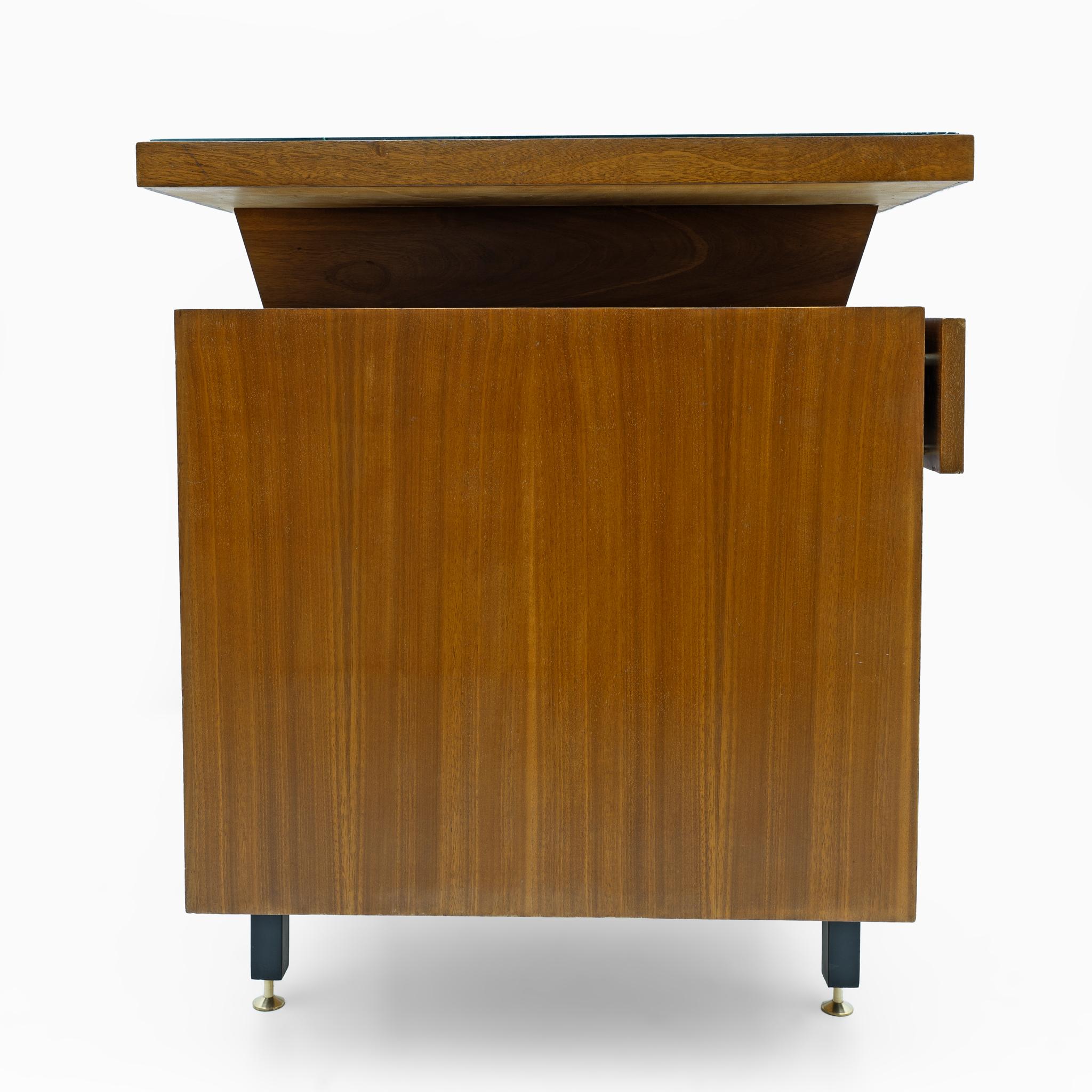 Ottone Scrivania italiana moderna di metà secolo, anni '60 in vendita