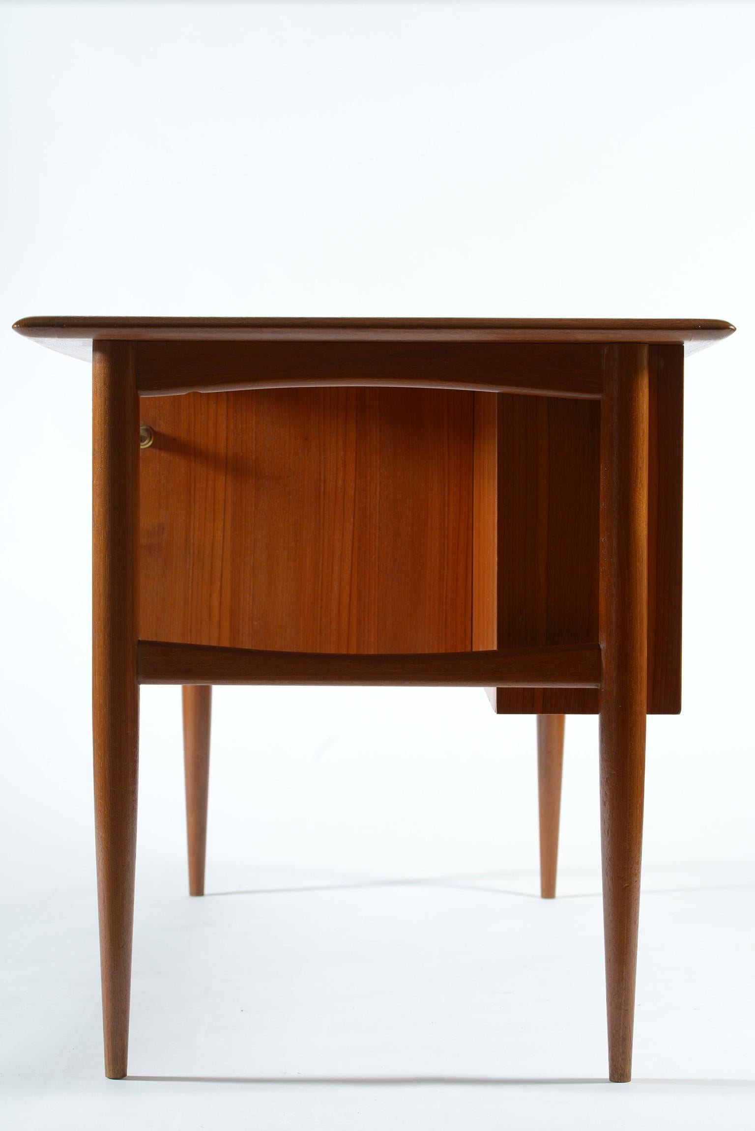 Mid-Century Modern Italian Writing Desk with Drawers and Bookcase, 1950s 2
