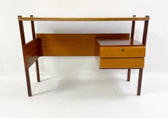 Mid-Century Modern Italien Wooden Desk, 1960s