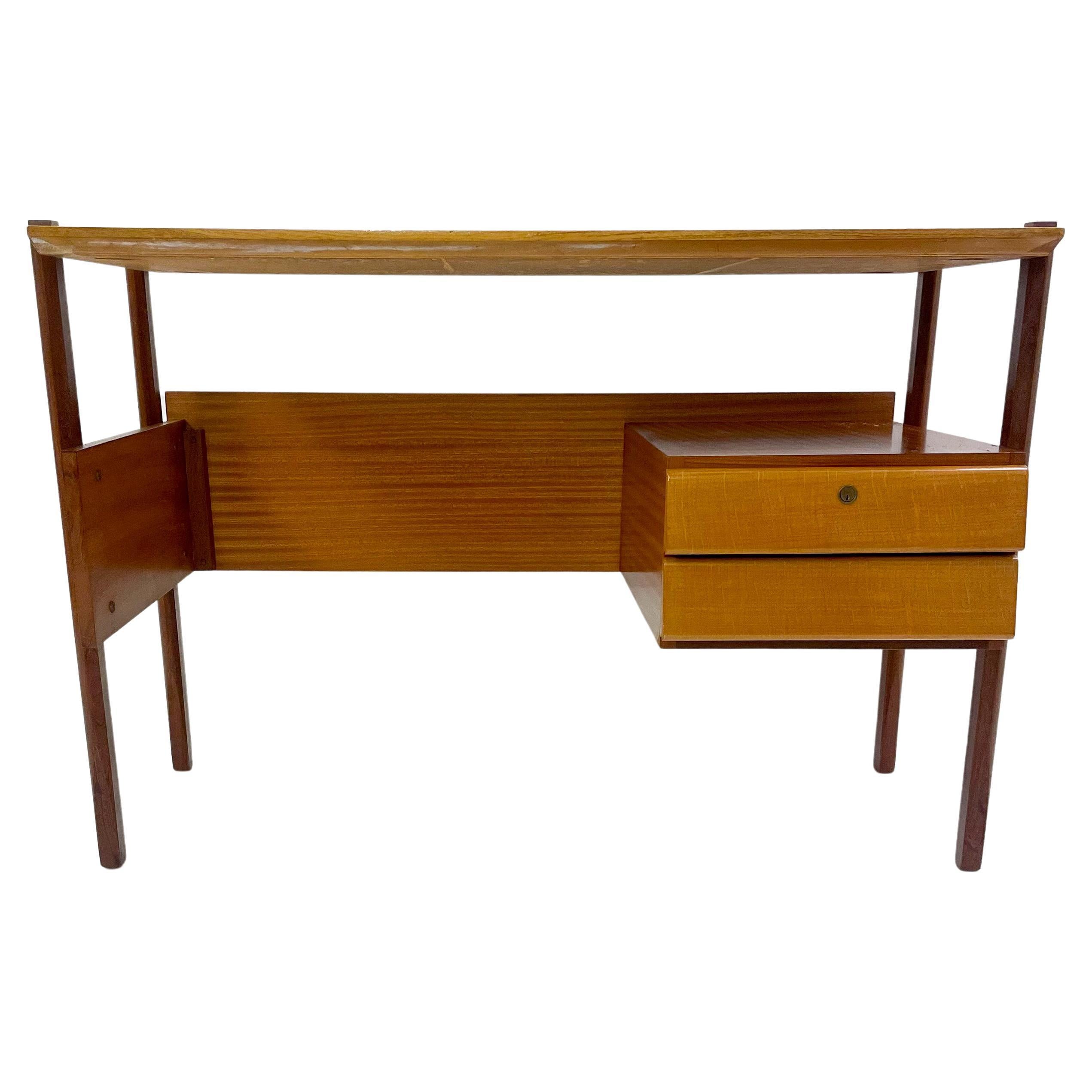 Bureau italien en bois de style mi-siècle moderne, années 1960 en vente