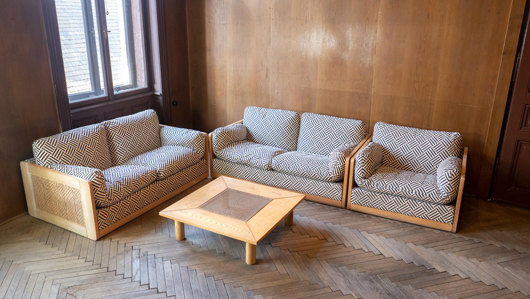 Modernes italienisches Holz-Rattan-Set aus der Mitte des Jahrhunderts, 2 Sofas und Stuhl, Italien 1970er Jahre (Moderne der Mitte des Jahrhunderts) im Angebot