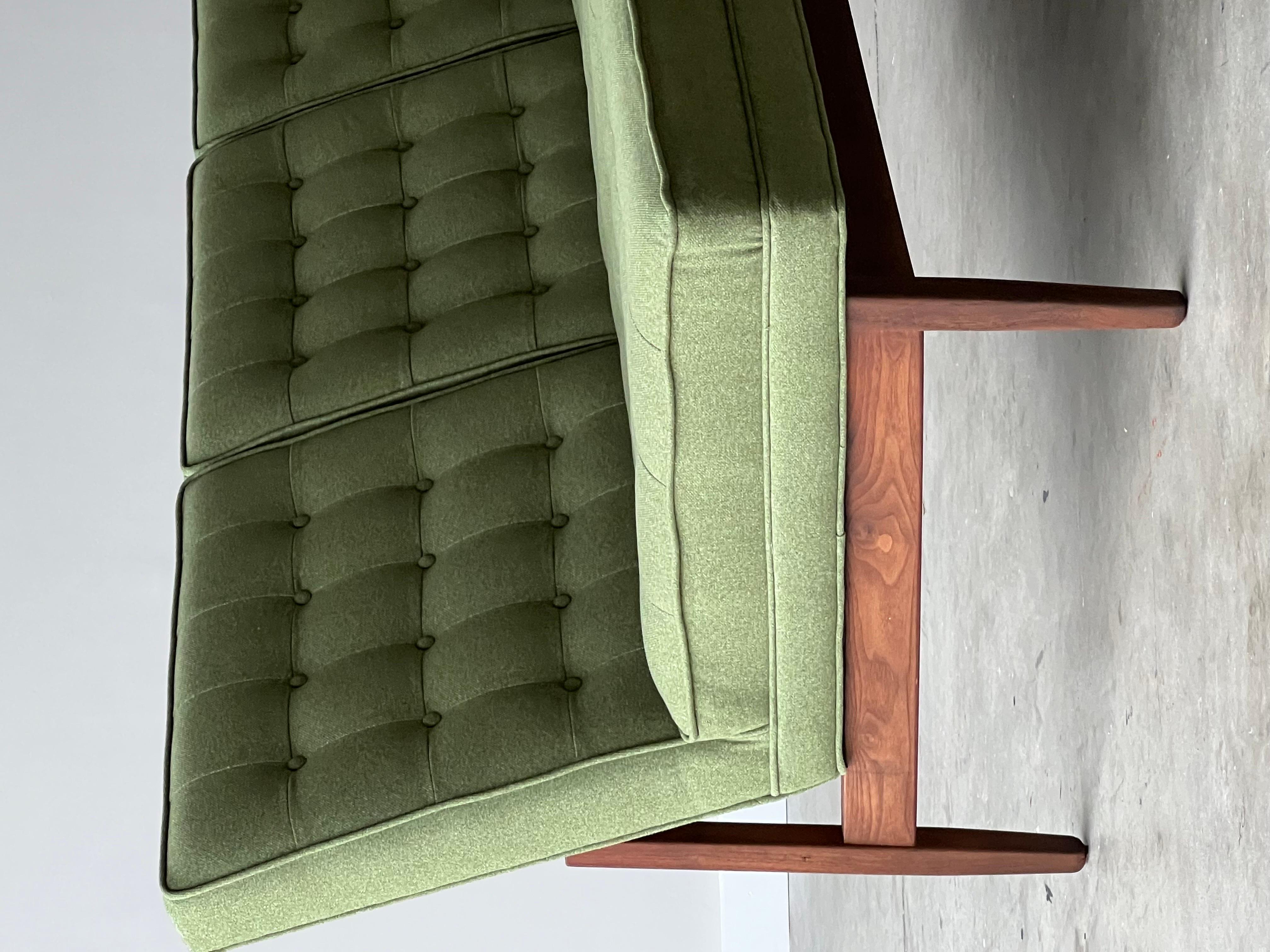 American Mid-Century Modern Jack Cartwright for Founders Sofa