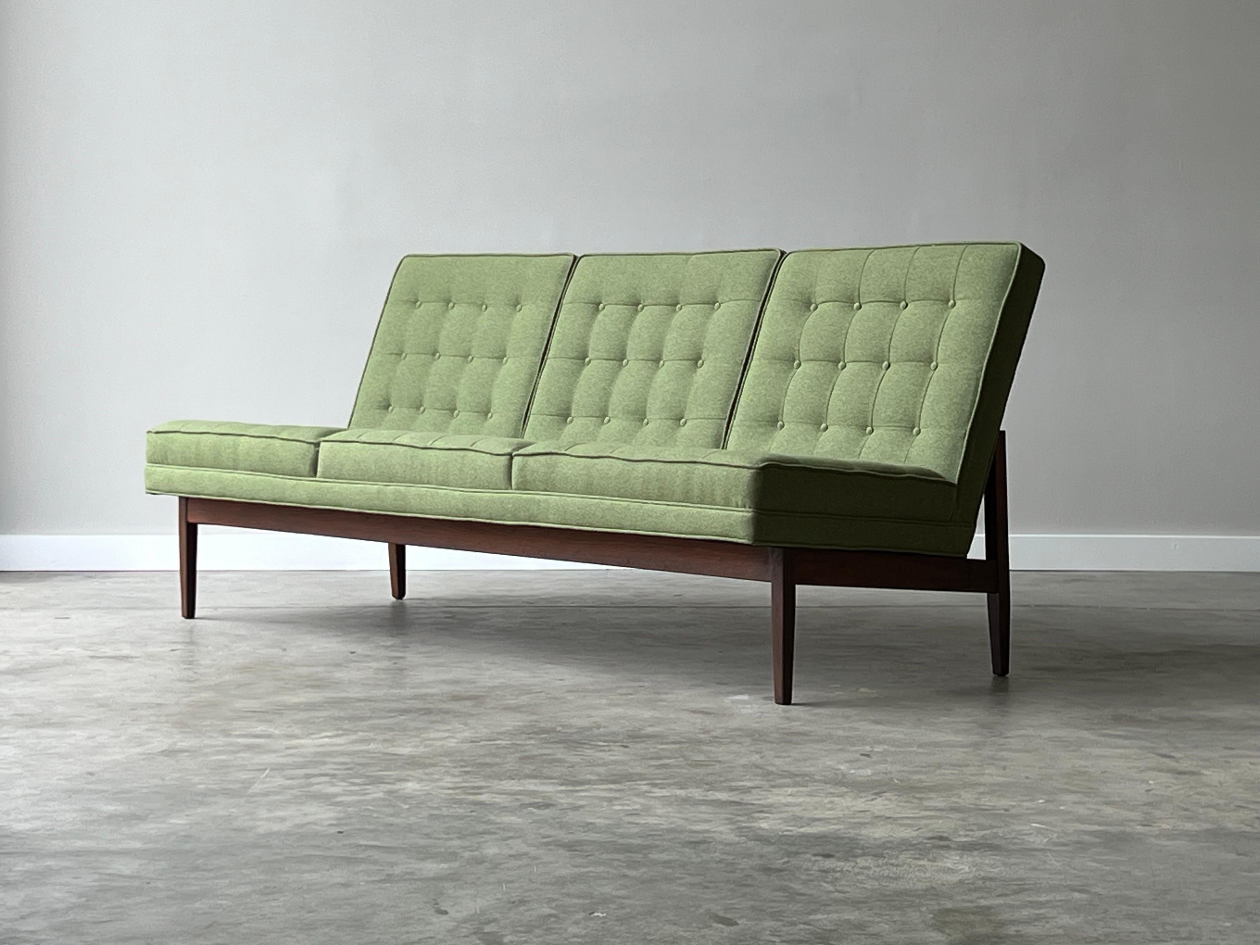 Mid-Century Modern Jack Cartwright for Founders Sofa In Good Condition In Raleigh, NC