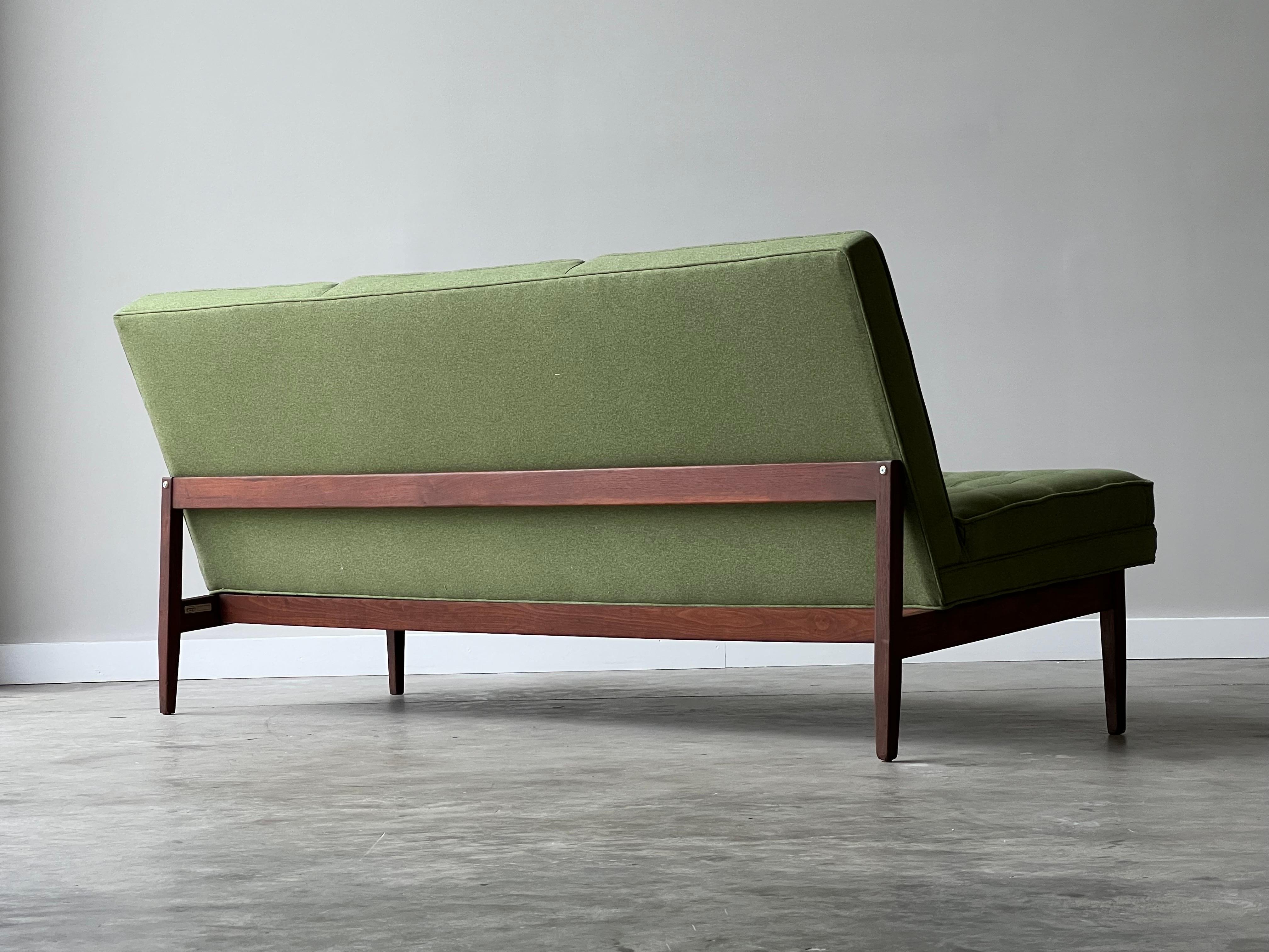 Mid-Century Modern Jack Cartwright for Founders Sofa 1