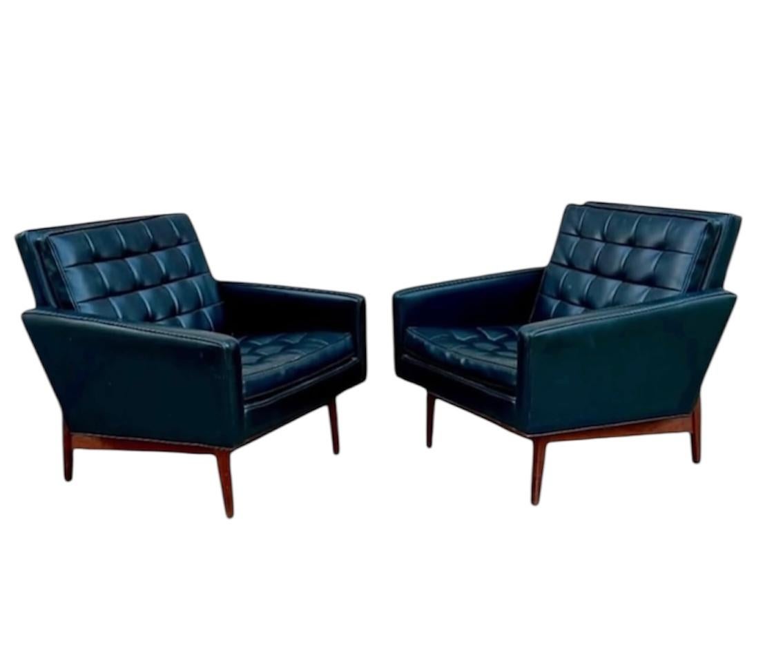 Américain Modernité du milieu du siècle Jack Cartwright Founders Furn. Chaise longue en cuir et noyer en vente