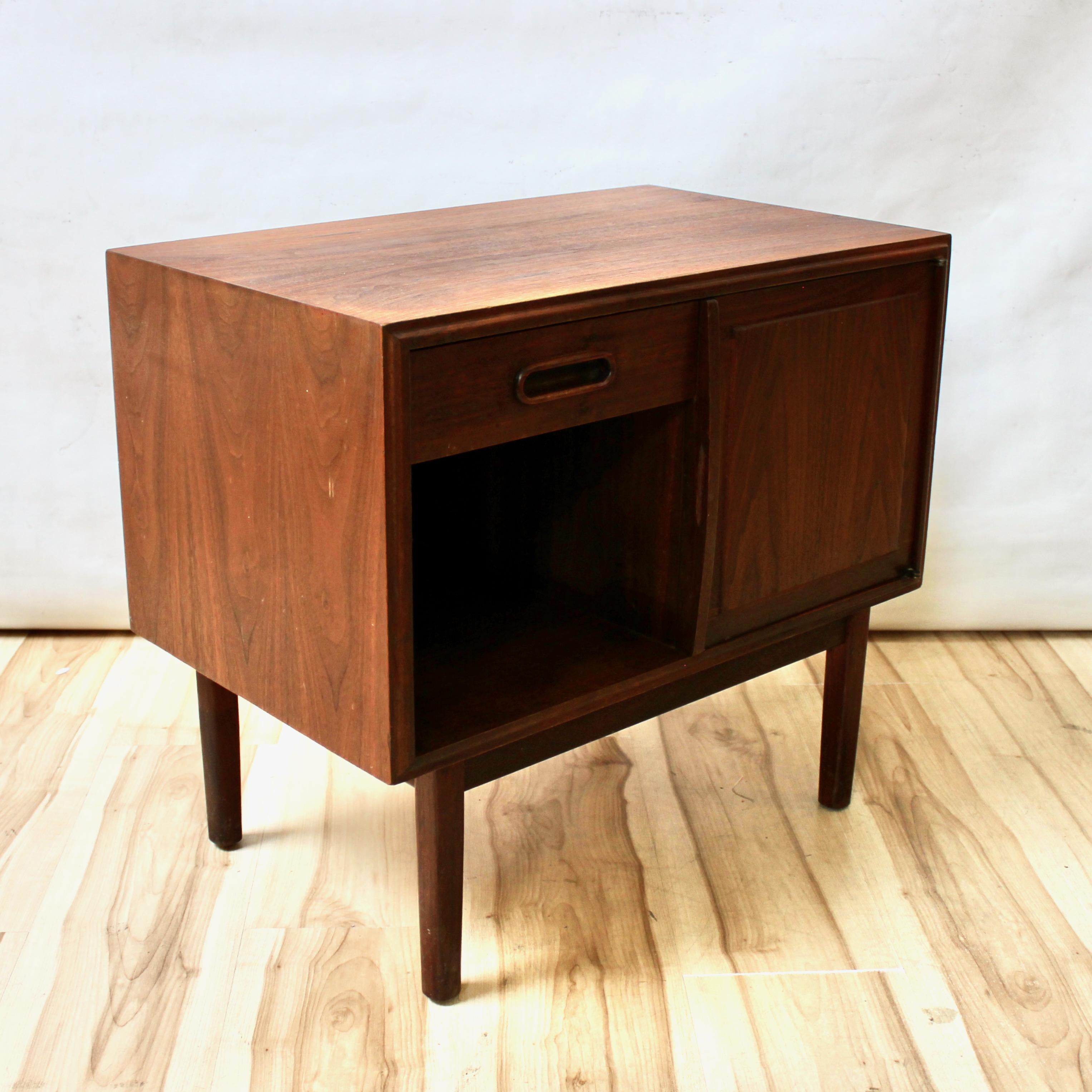 American Mid-Century Modern Jack Cartwright Walnut Nightstand/Cabinet