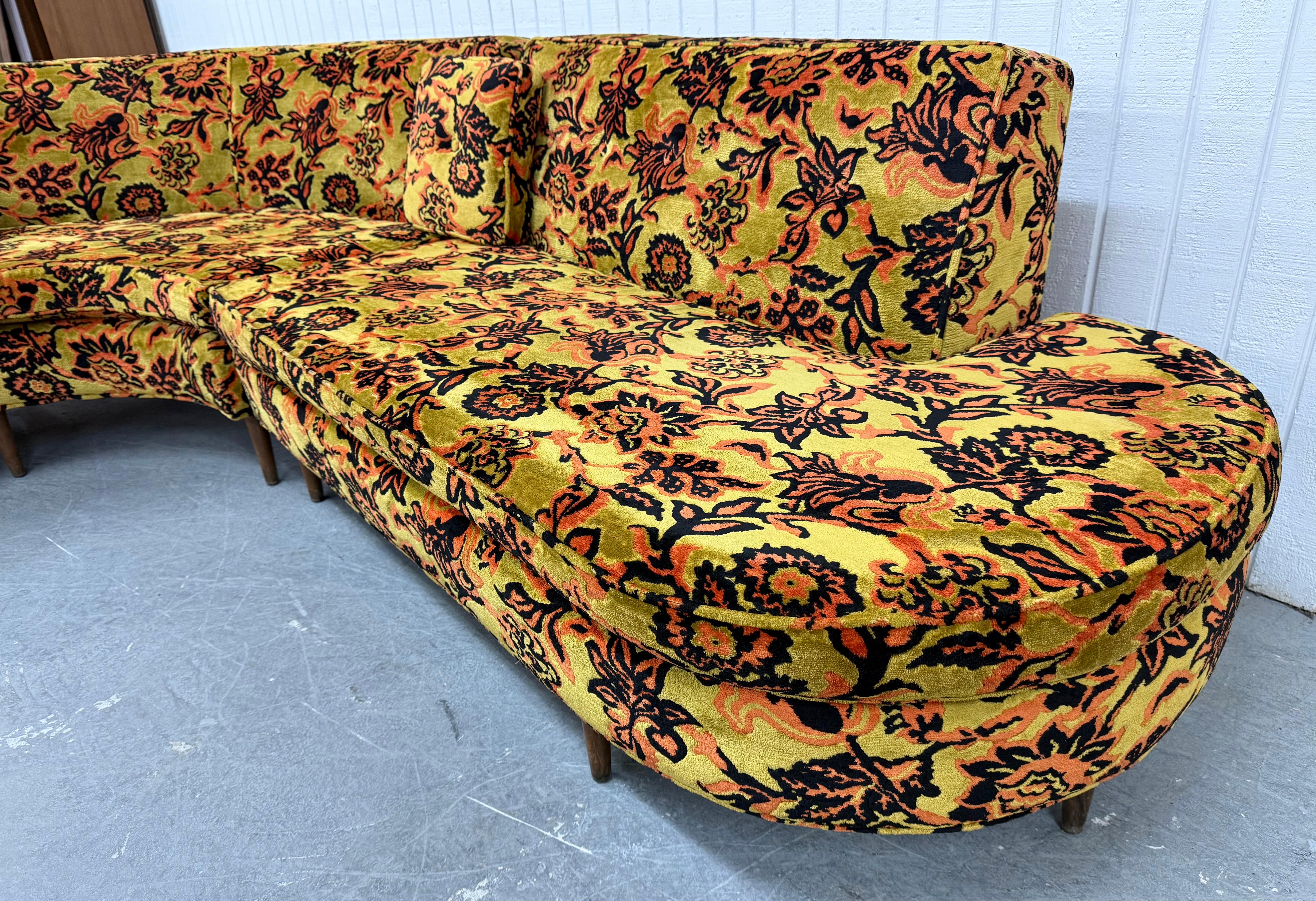 Mid-Century Modern Jack Larsen Style Sectional Sofa In Good Condition In Clarksboro, NJ