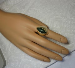 Moderner Jade-Ring aus 14 Karat Gold aus der Mitte des Jahrhunderts Retro, um 1960
