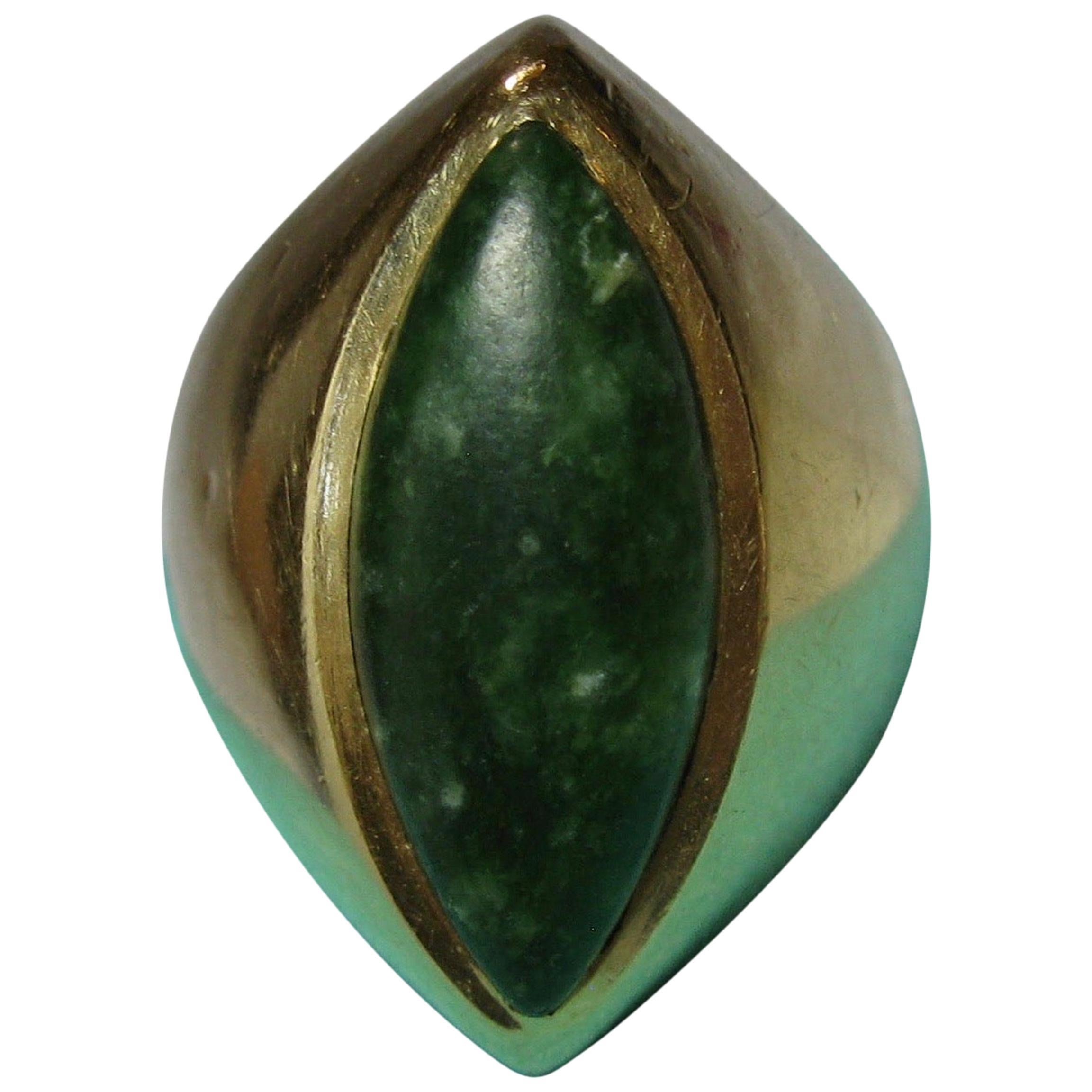 Mid-Century Modern Jade 14 Karat Gold Ring Retro, circa 1960 For Sale