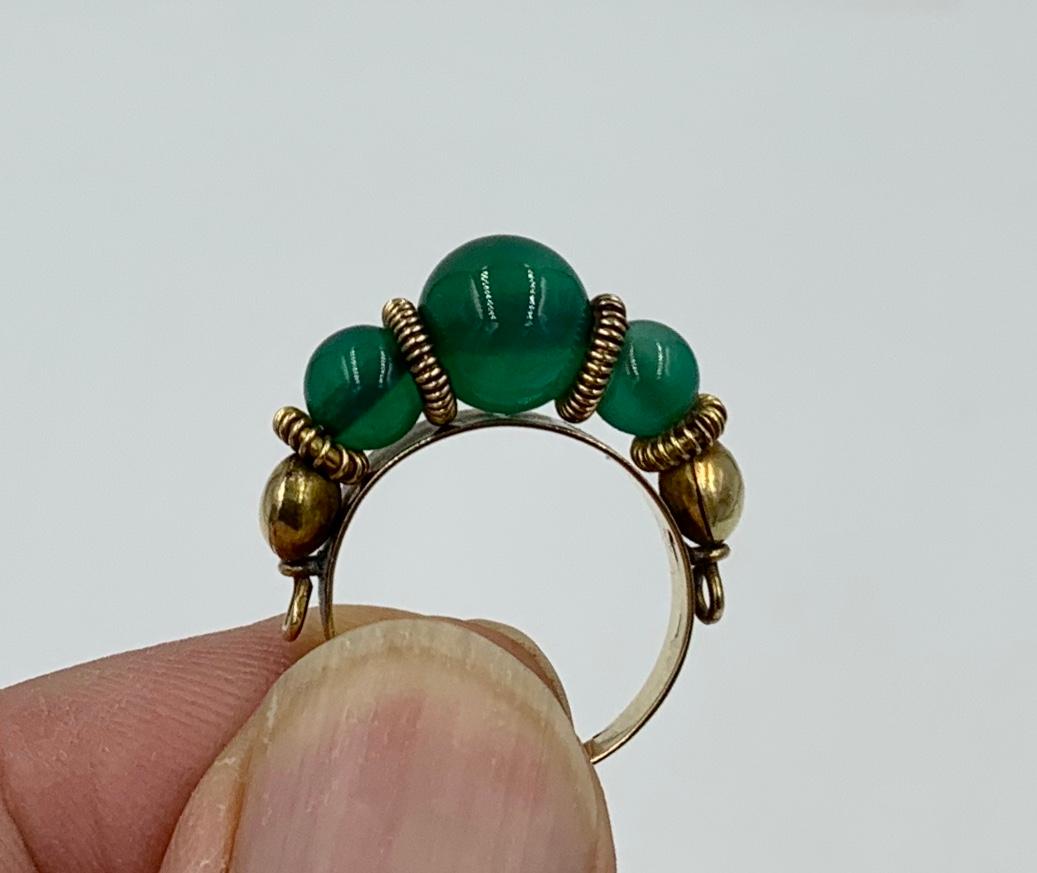 Mid-Century Modern Jade 18 Karat Gold Ring Moghul Style Bead 3