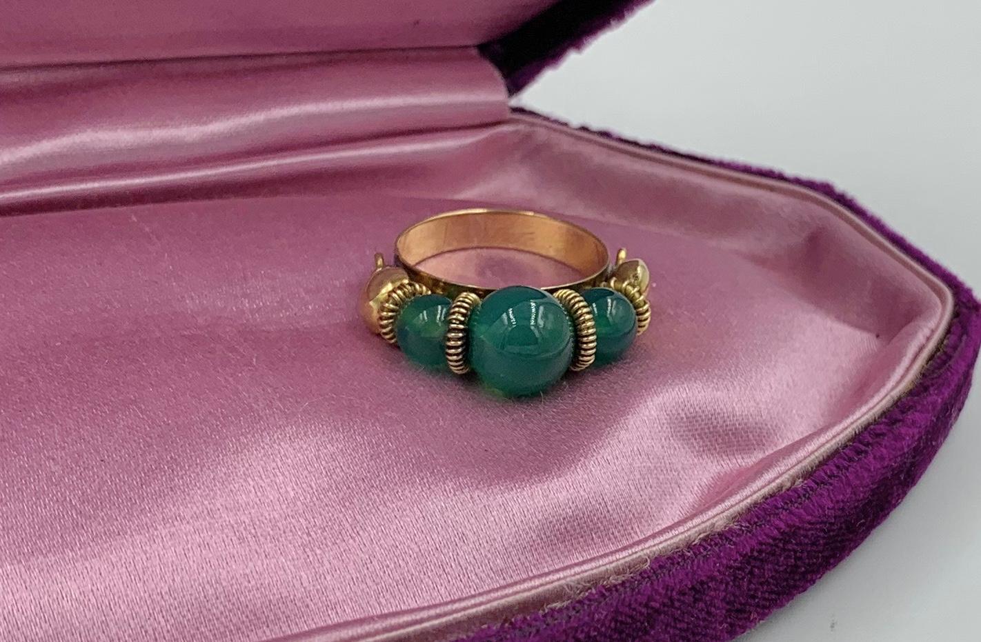 Contemporary Mid-Century Modern Jade 18 Karat Gold Ring Moghul Style Bead