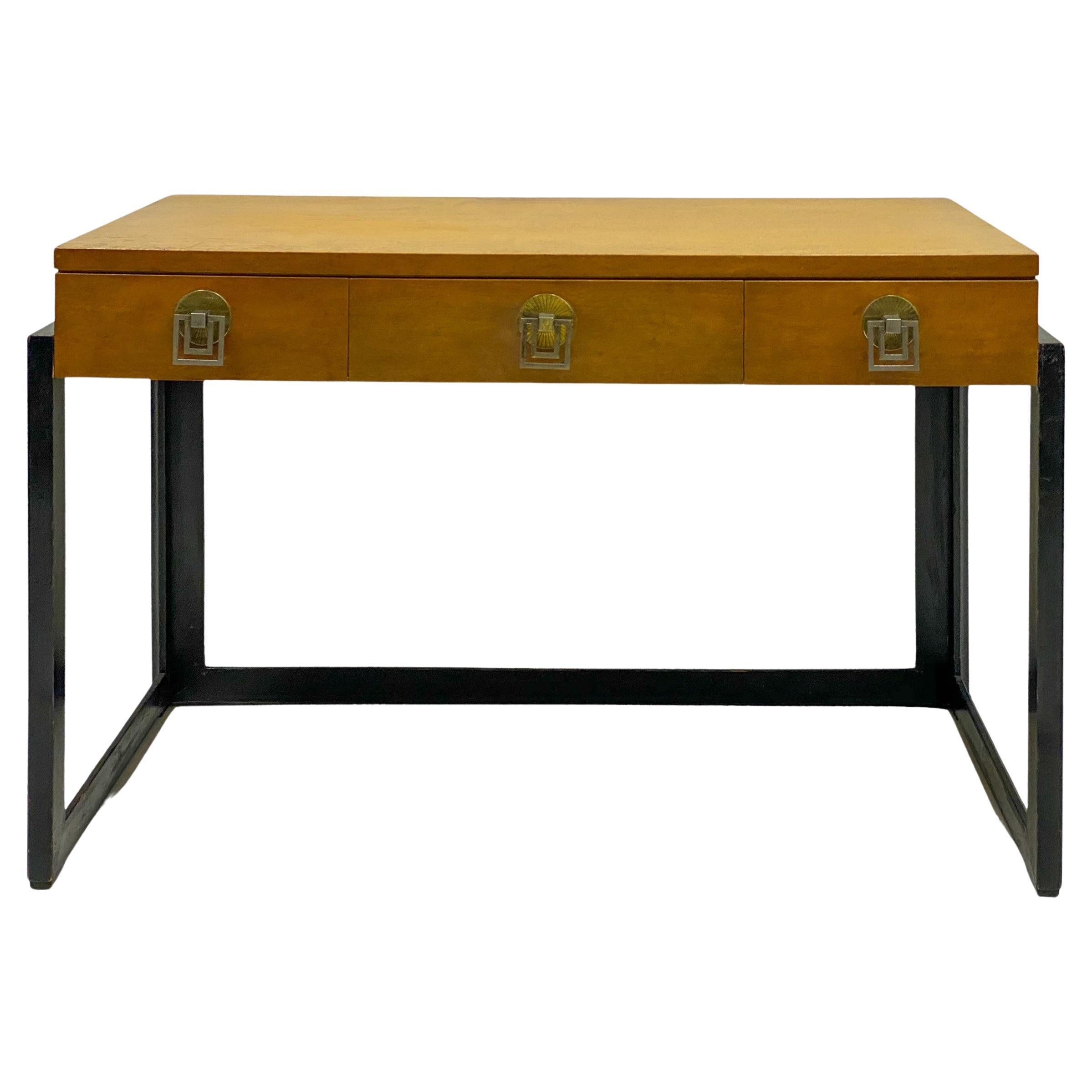 Mid-Century Modern James Mont Style Vogelaugenahorn Schreibtisch / Tisch / Eitelkeit