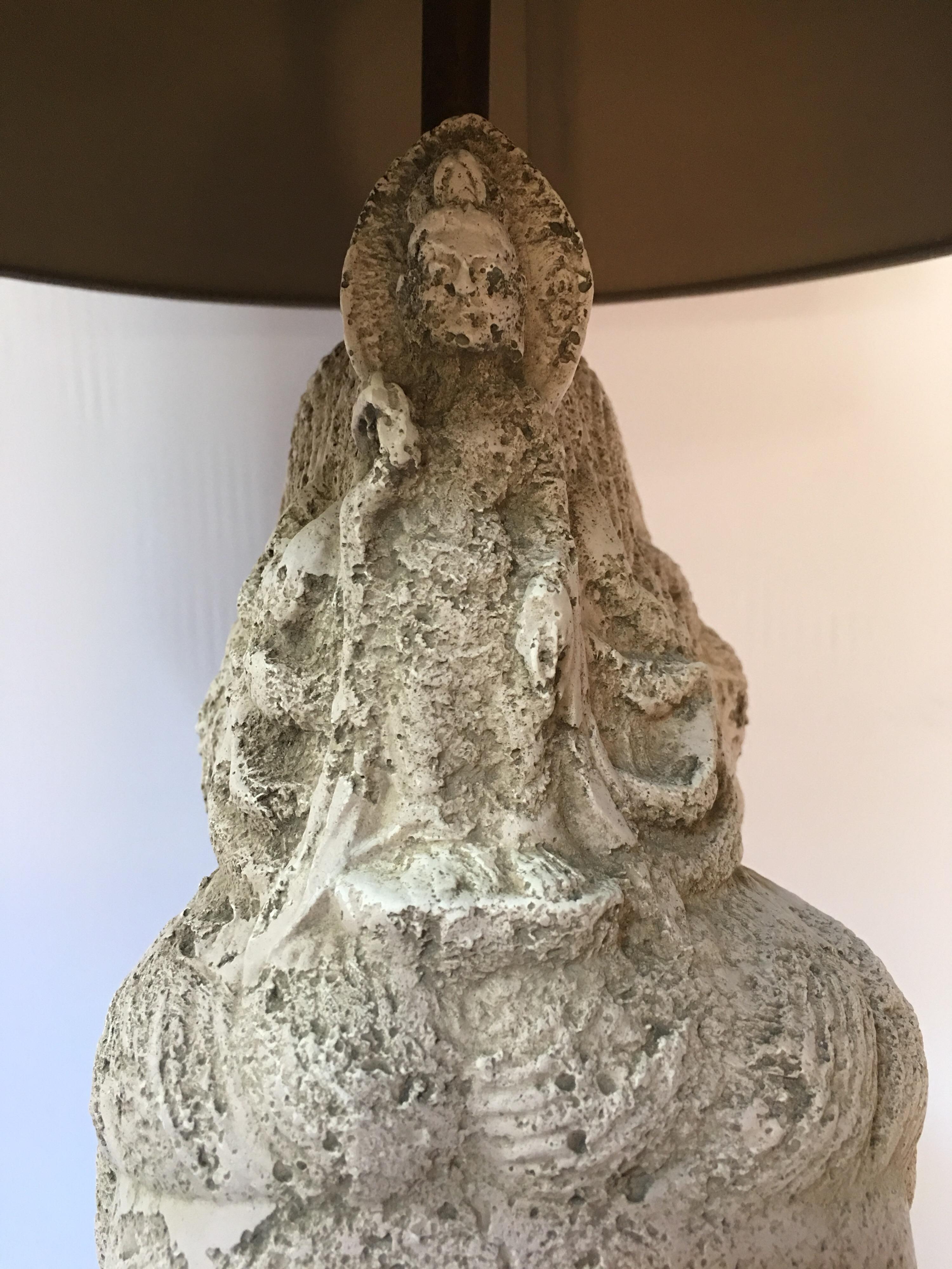 Mid-Century Modern James Mont Style Plaster Buddha Bust Figural Table Lamp In Good Condition In Lambertville, NJ