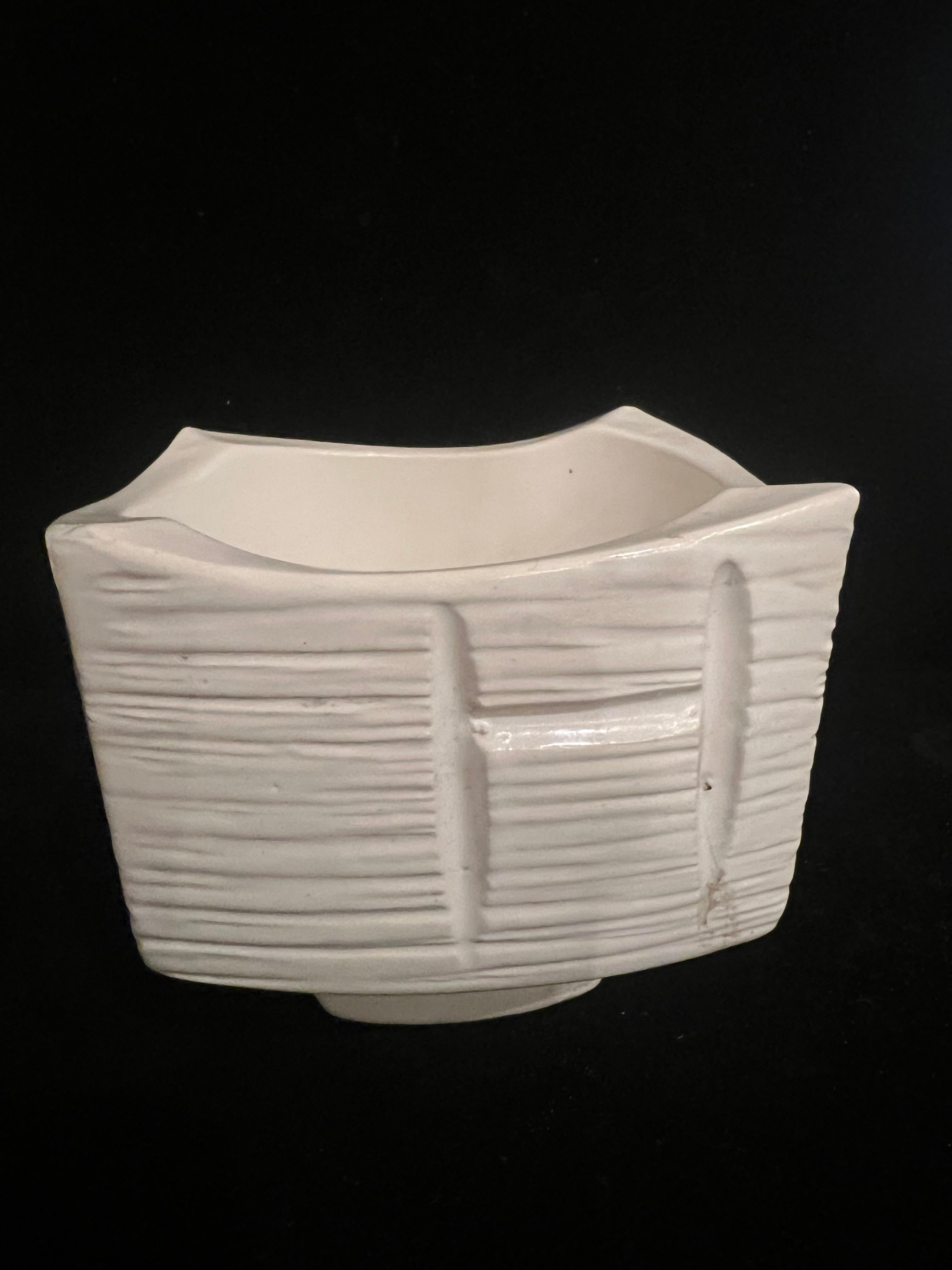 Mid-Century Modern Japanische Keramik Ikebana Schale mit Fuß gestempelt Kompott im Angebot 1