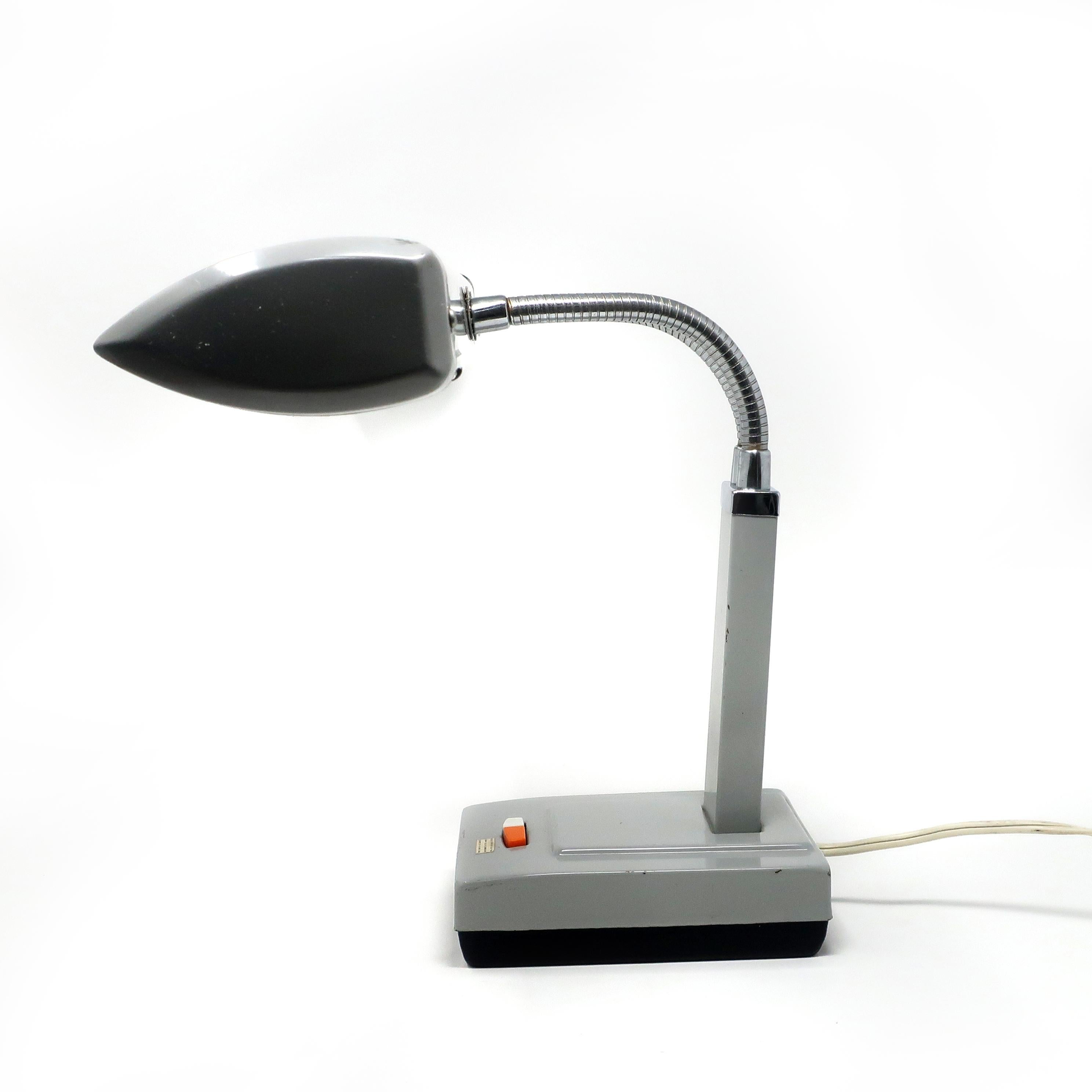 Mid-Century Modern Japanese Gray Desk Lamp In Good Condition In Brooklyn, NY