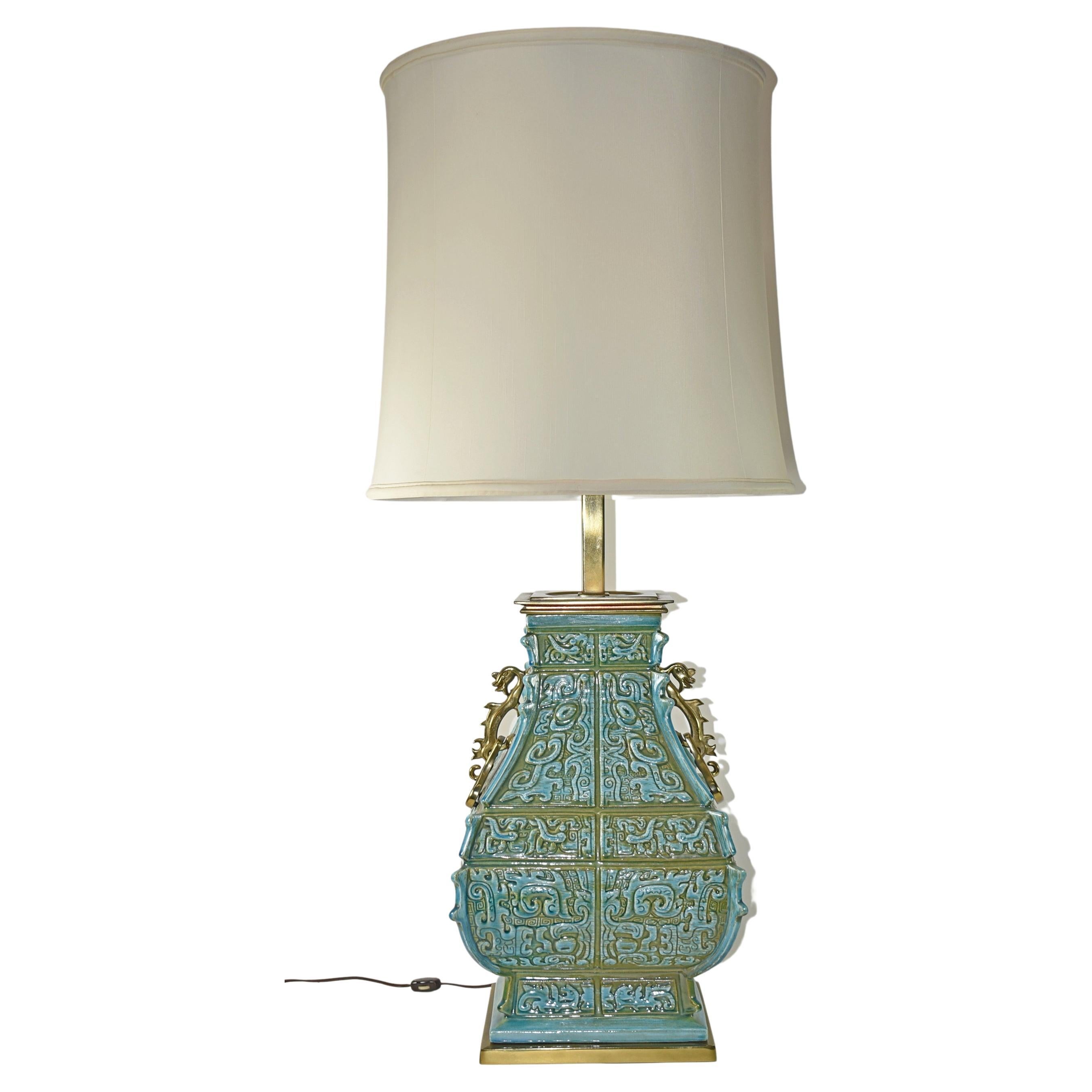 Moderne Porzellan-Tischlampe mit asiatischen Motiven aus der Jahrhundertmitte