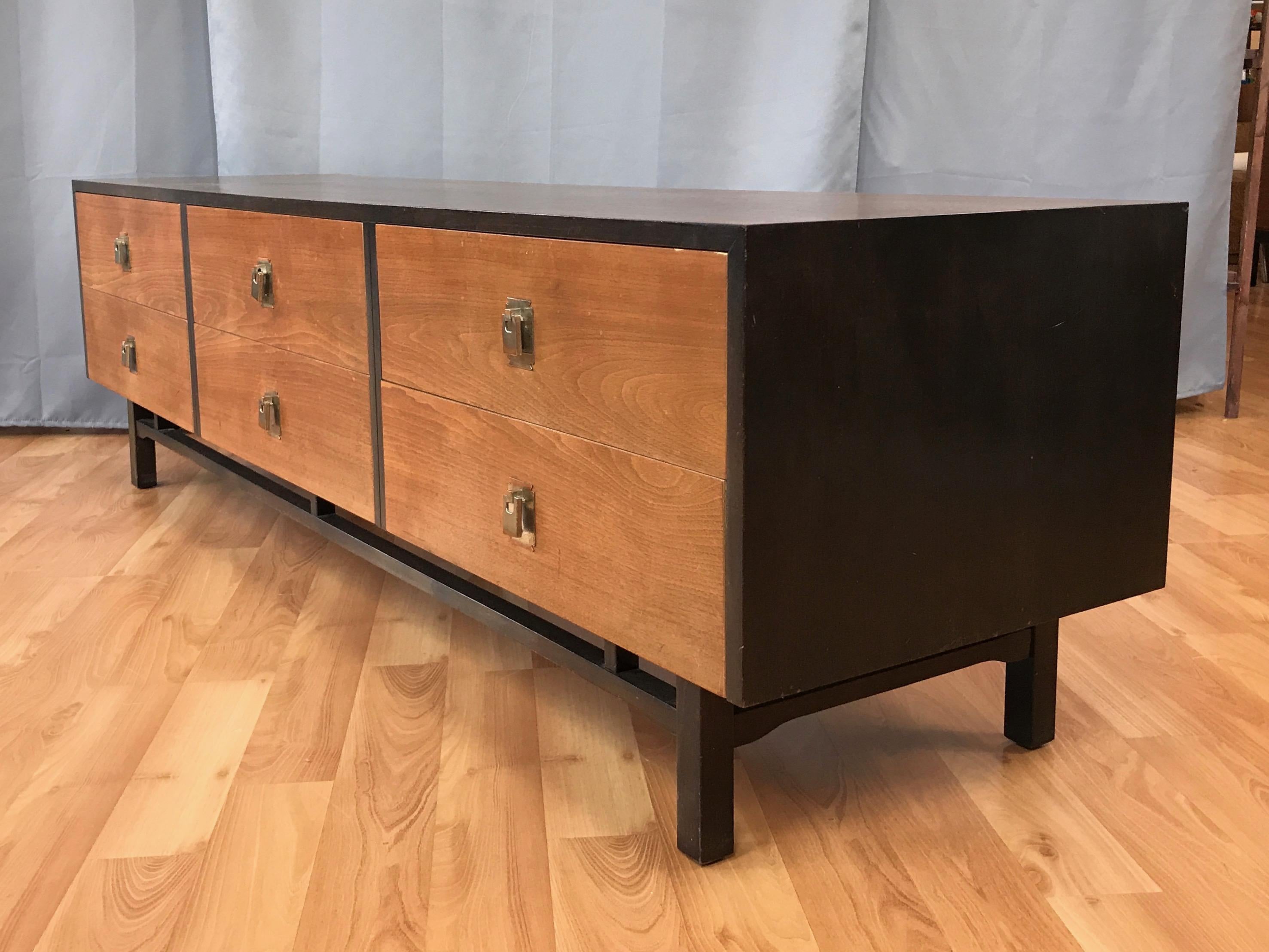 Mid-Century Modern Japanese Elm Six-Drawer Low Sideboard In Good Condition In San Francisco, CA