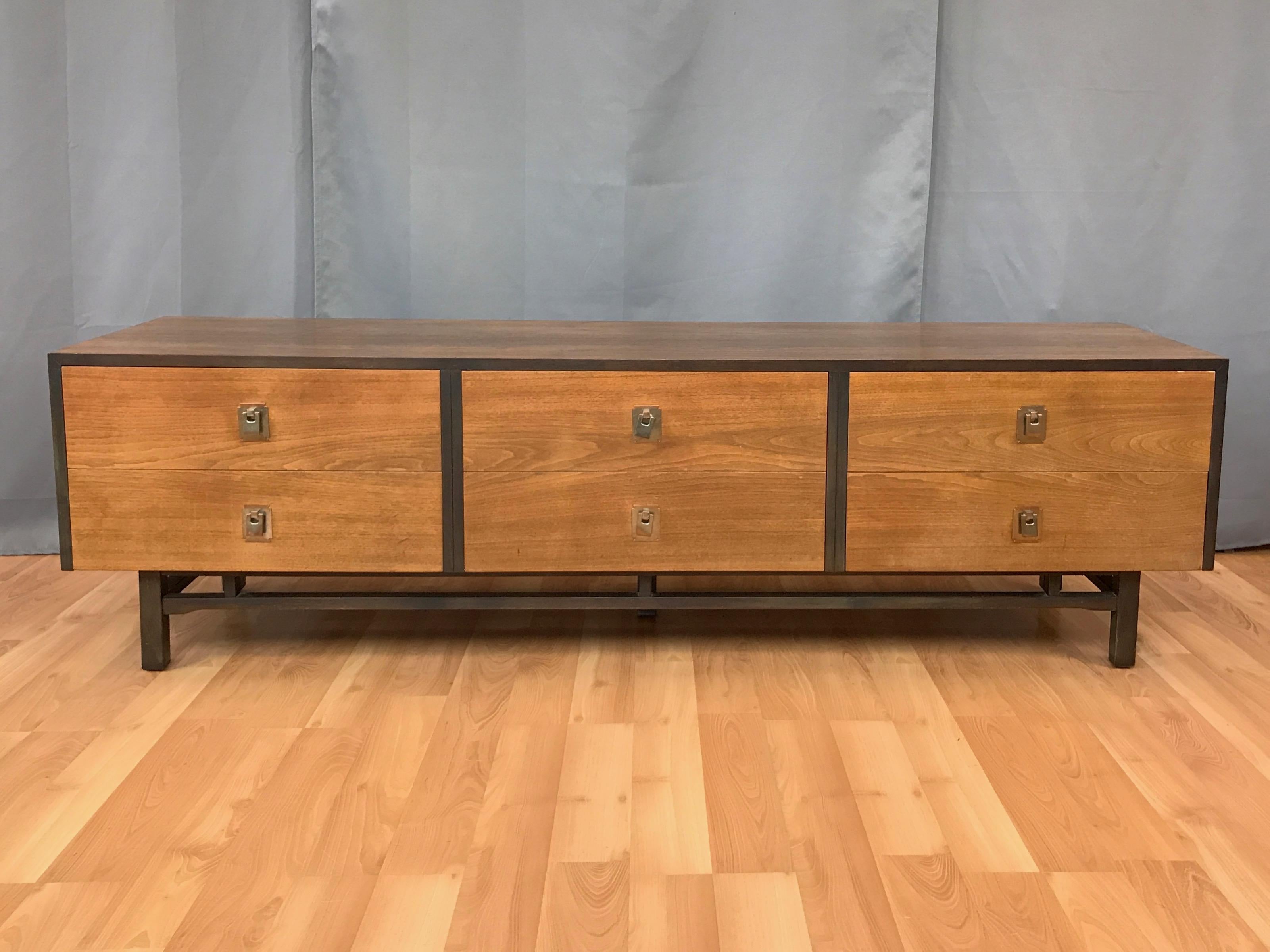 Mid-Century Modern Japanese Elm Six-Drawer Low Sideboard 3