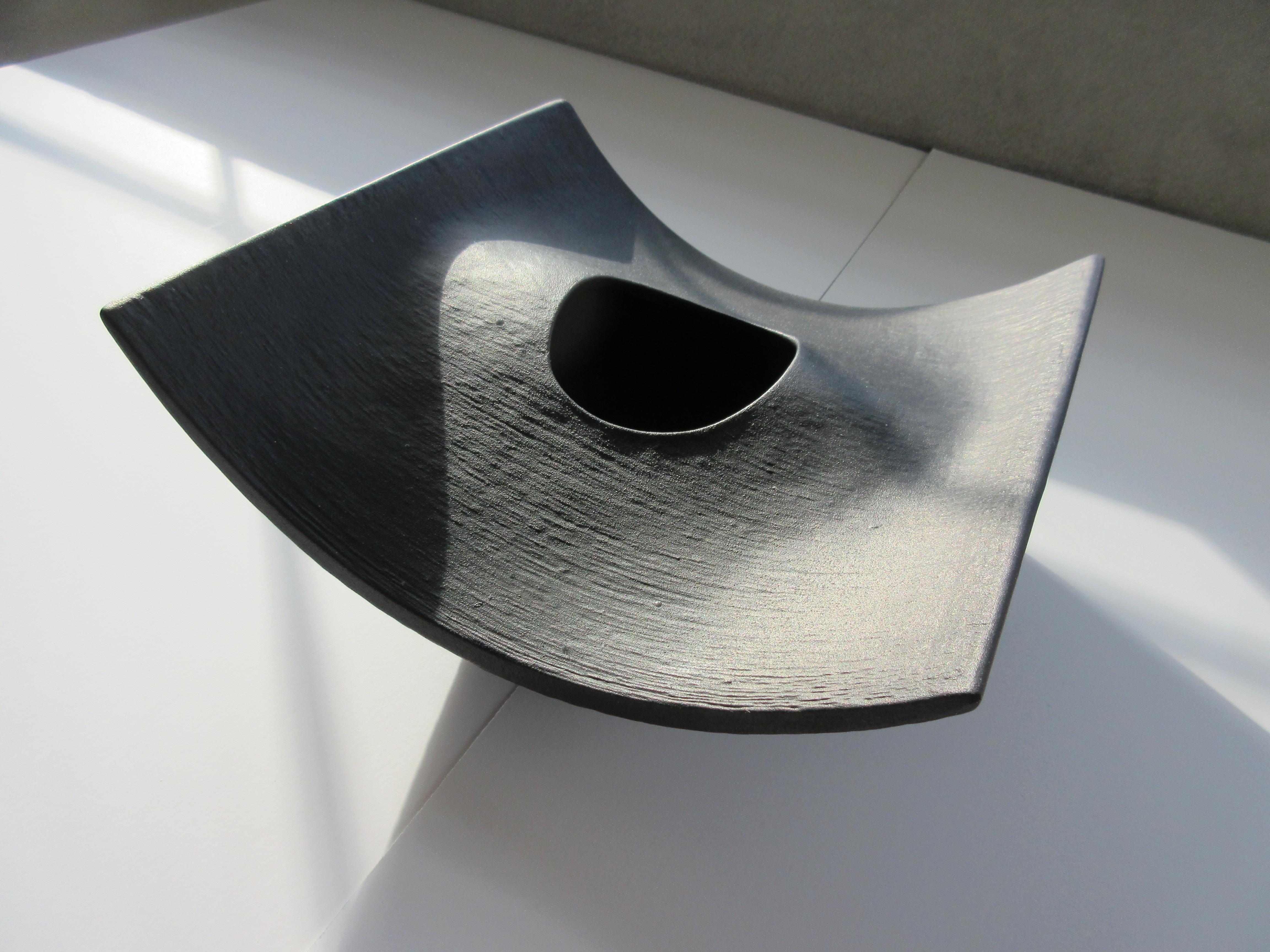 Japonais Vase japonais TOYO noir mat de style The Moderns
