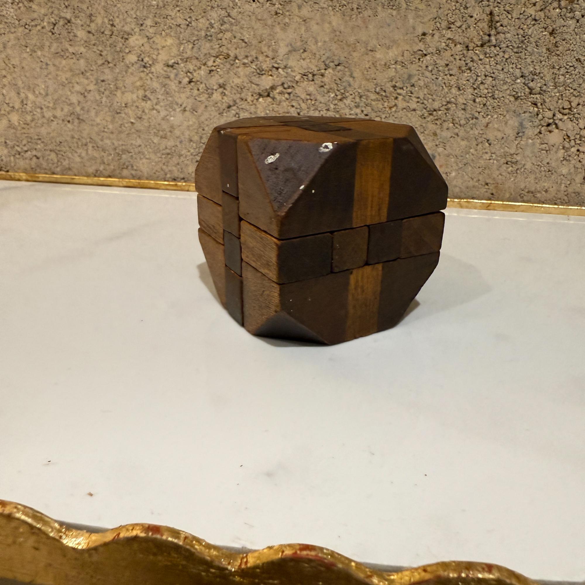 Metà XX secolo Puzzle Kumiki in legno giapponese di metà secolo Made In Japan Wood Wood toy in vendita
