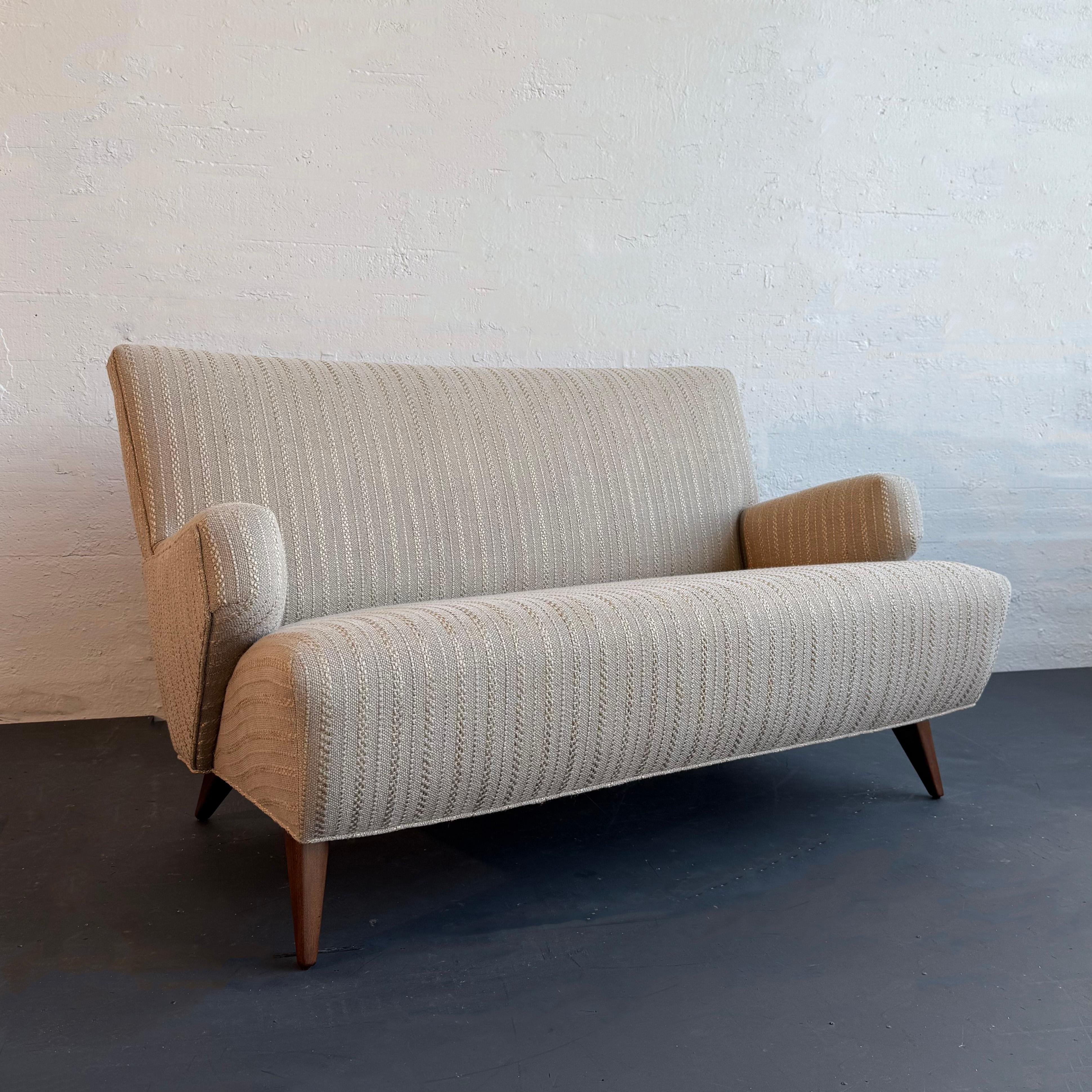 Mid-Century Modern Jens Risom Model 37 Loveseat Sofa For Knoll In Good Condition For Sale In Brooklyn, NY