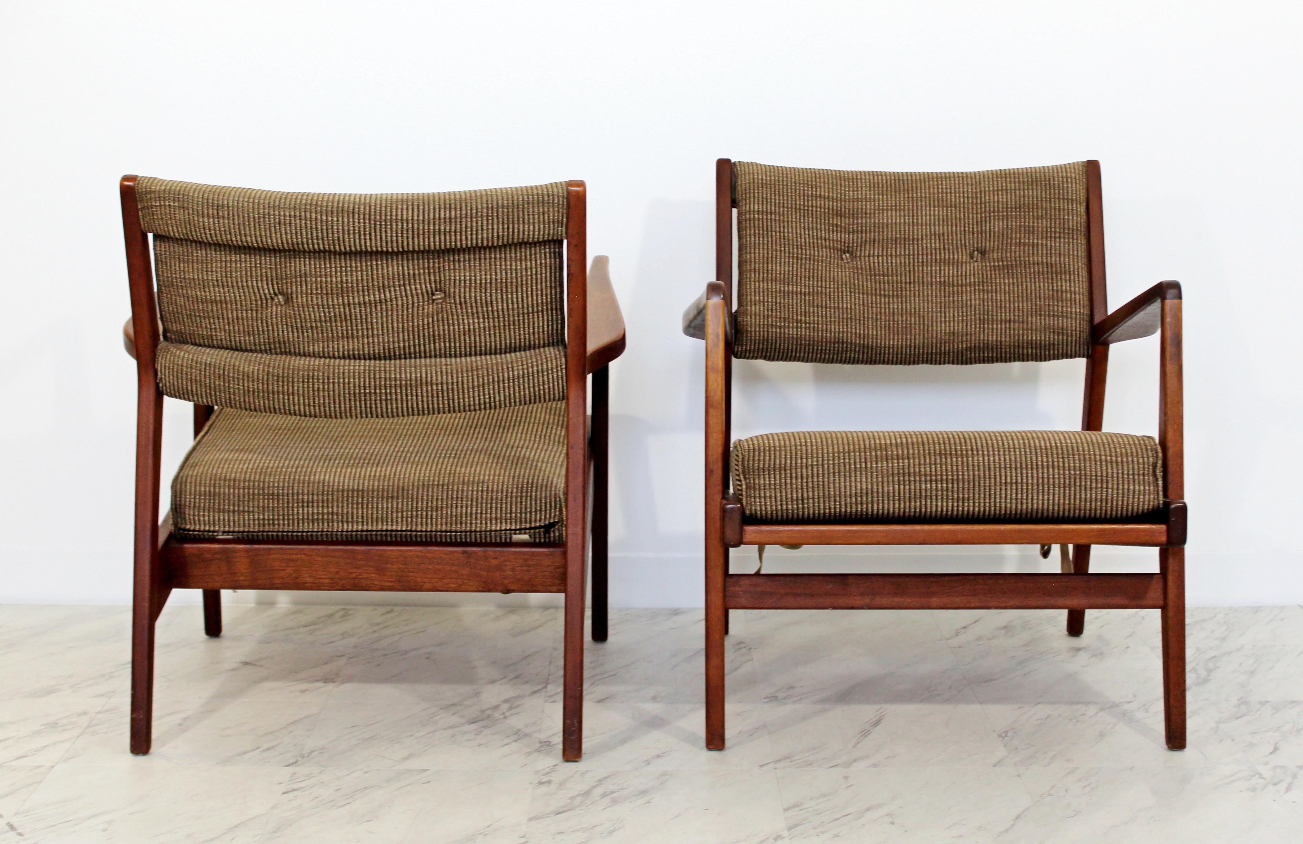 Mid-Century Modern Jens Risom Pair of Walnut Lounge Armchairs, 1960s 2