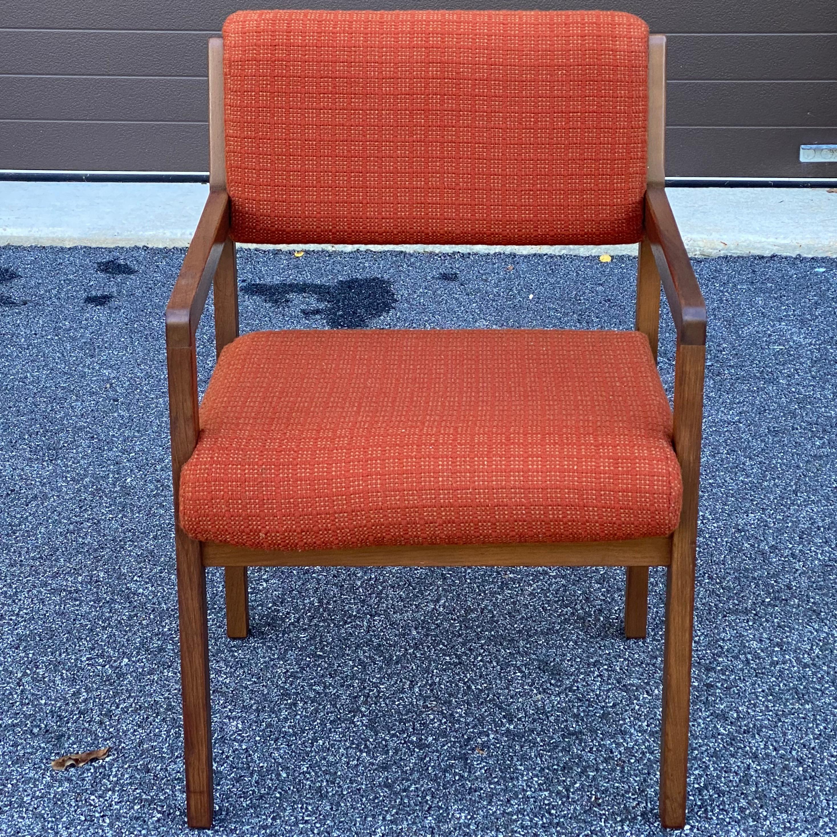 American Mid-Century Modern Jens Risom Risom/Marble Corporation Walnut Armchair For Sale